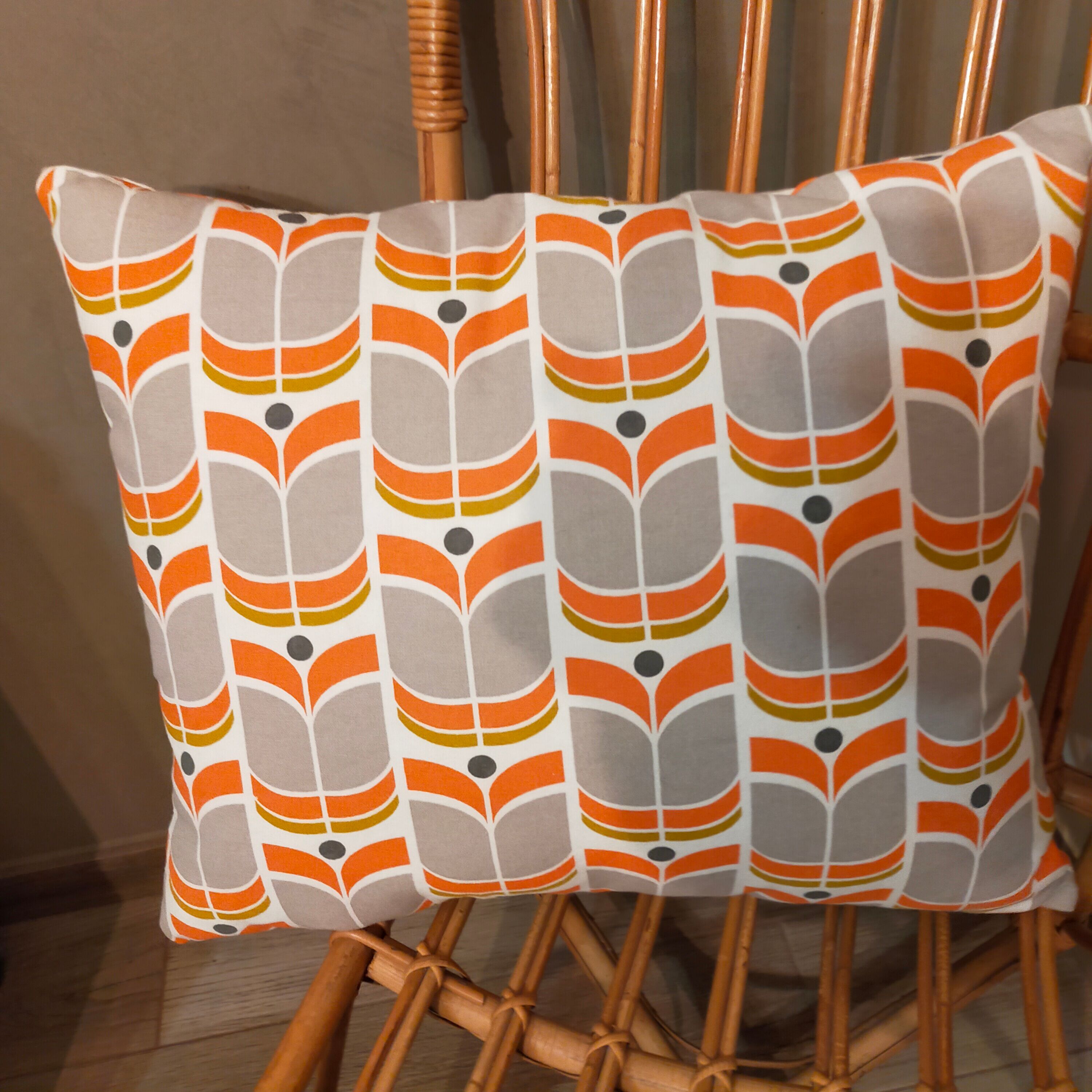 Coussin tissu années 70