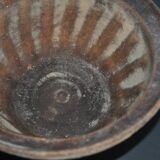 Set of 2 mid-century bowls in brown and green stoneware, rustic patina.