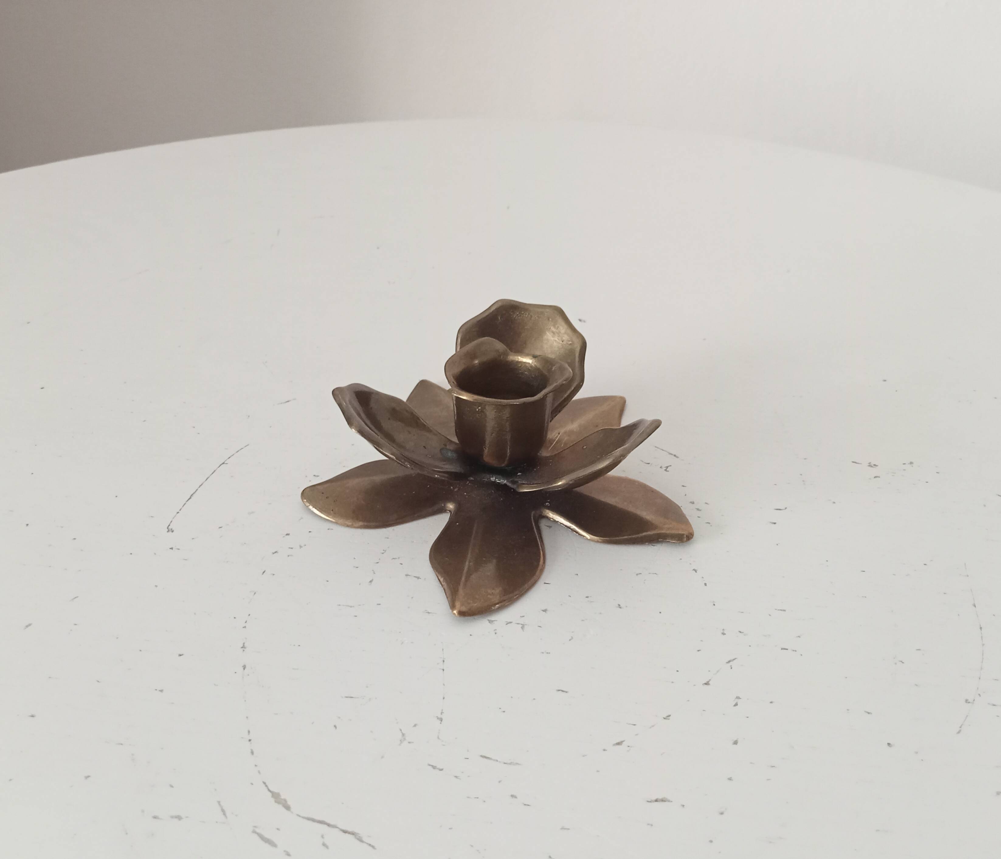 Vintage flower candlestick in solid gold brass