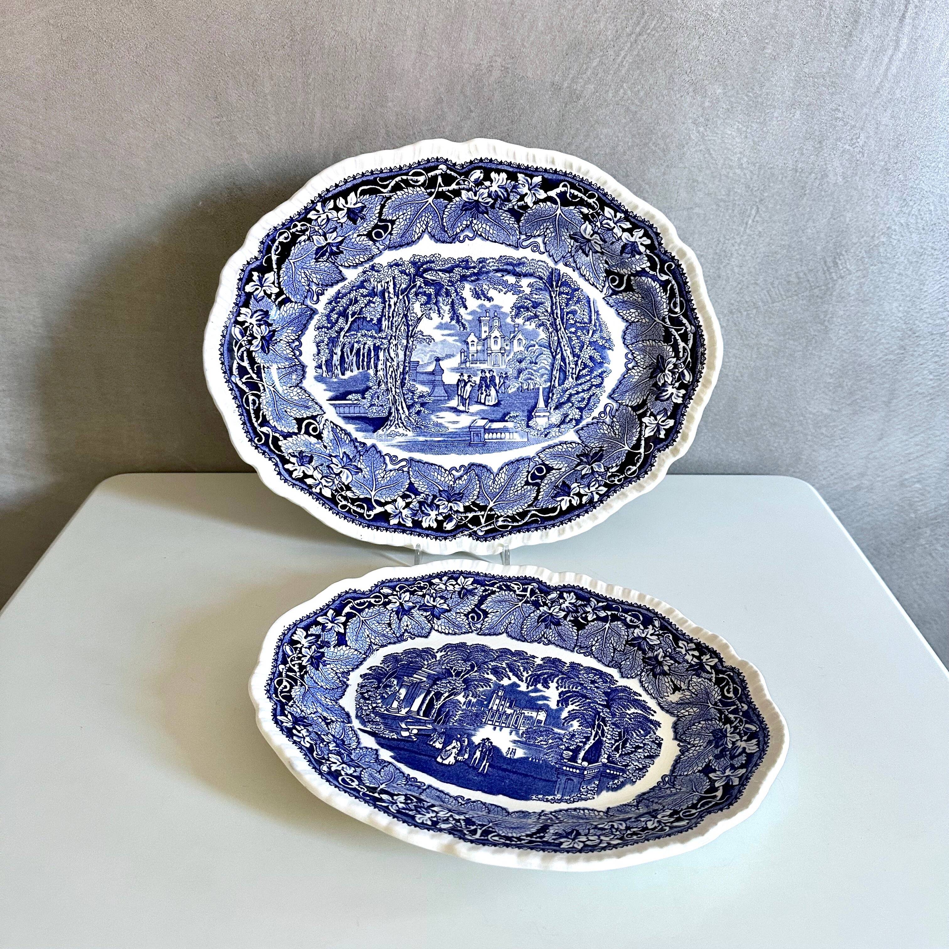 2 plats de service Mason’s Vista Blue – Faïence anglaise bleue et blanche