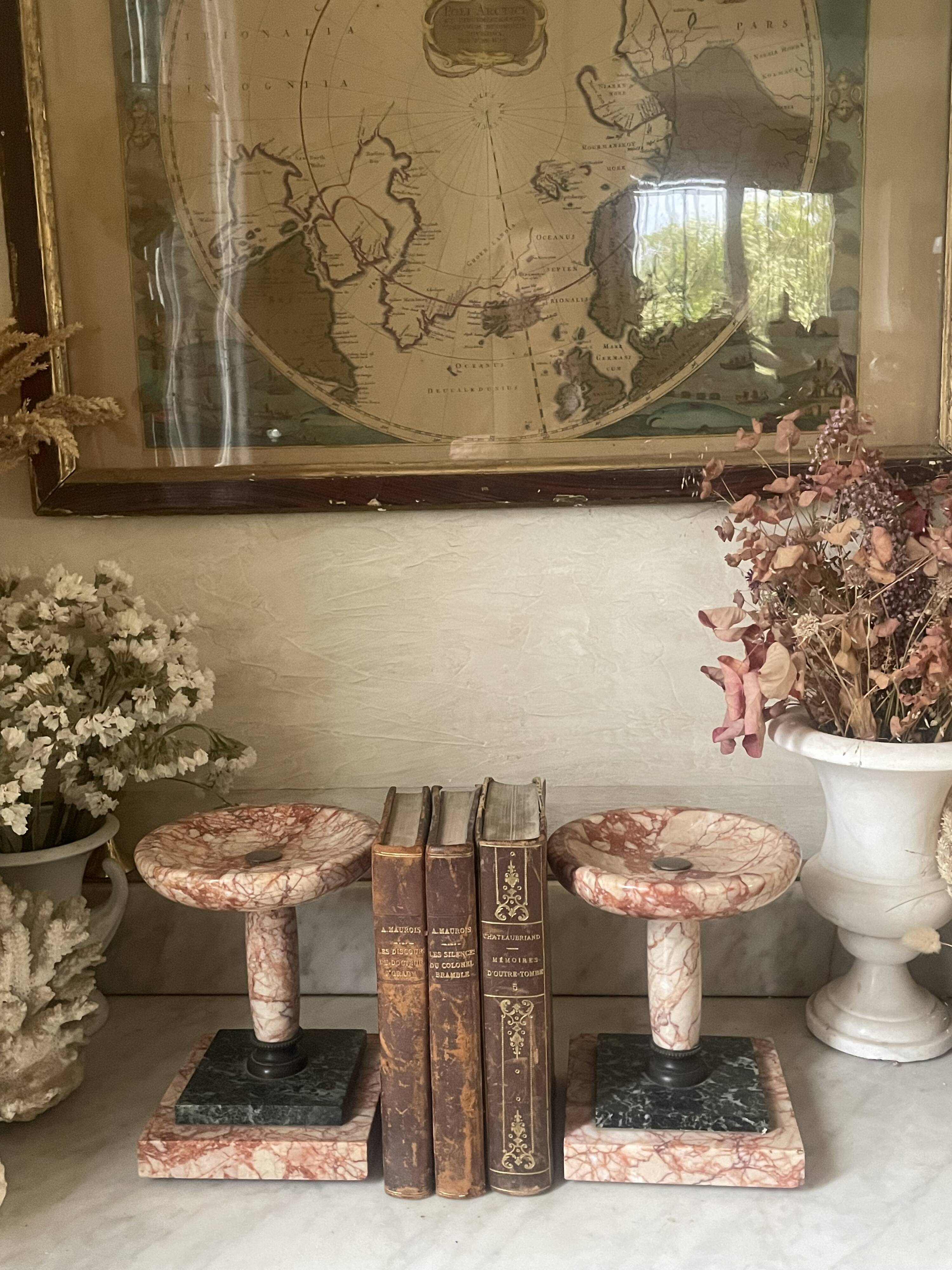 Paire de serre-livres en marbre, cassolettes XlXème
