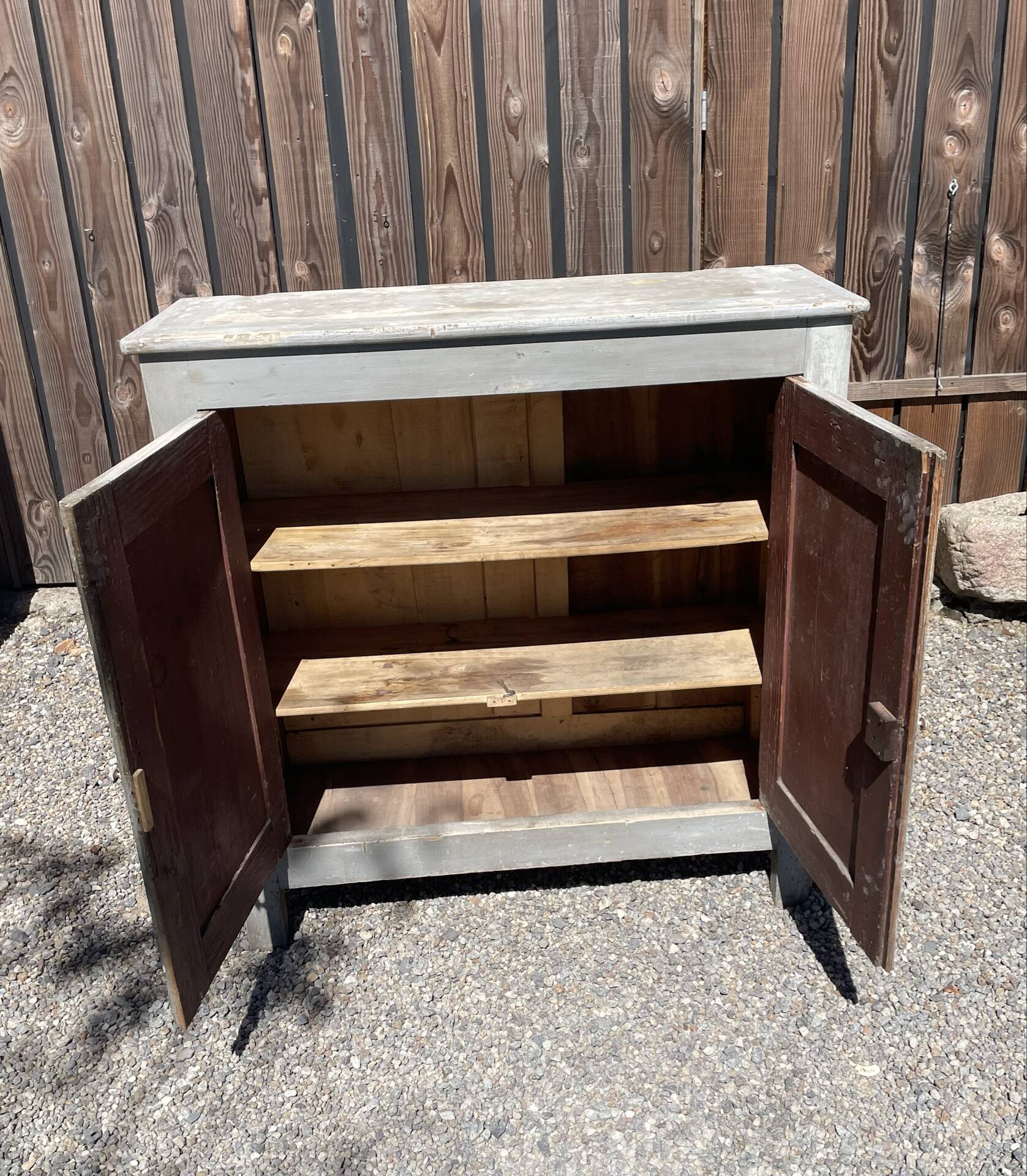 Buffet parisien en bois ancien gris
