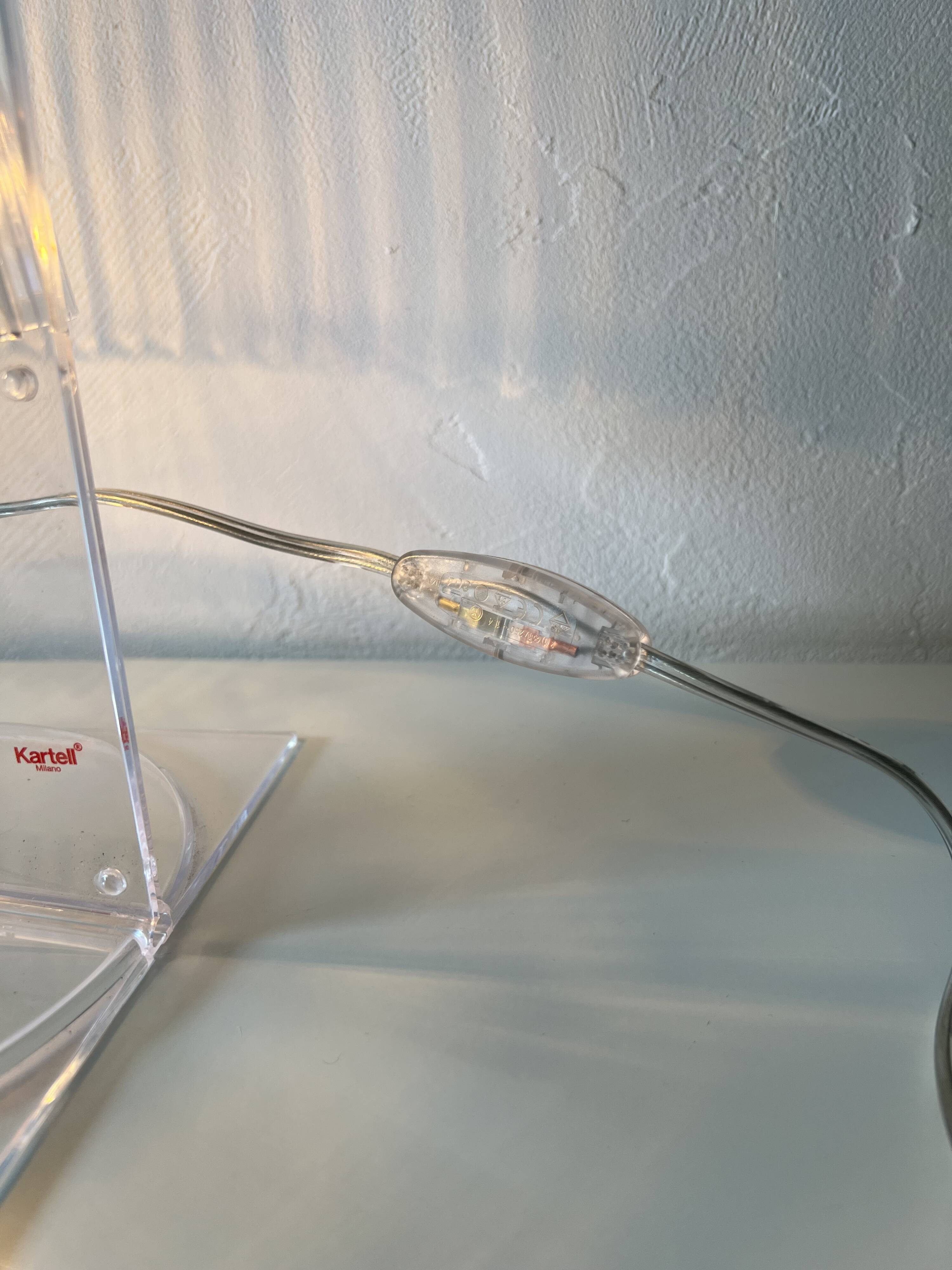 Lampe de table Kartell Take Ferruccio Laviani Starck Memphis Bourgie