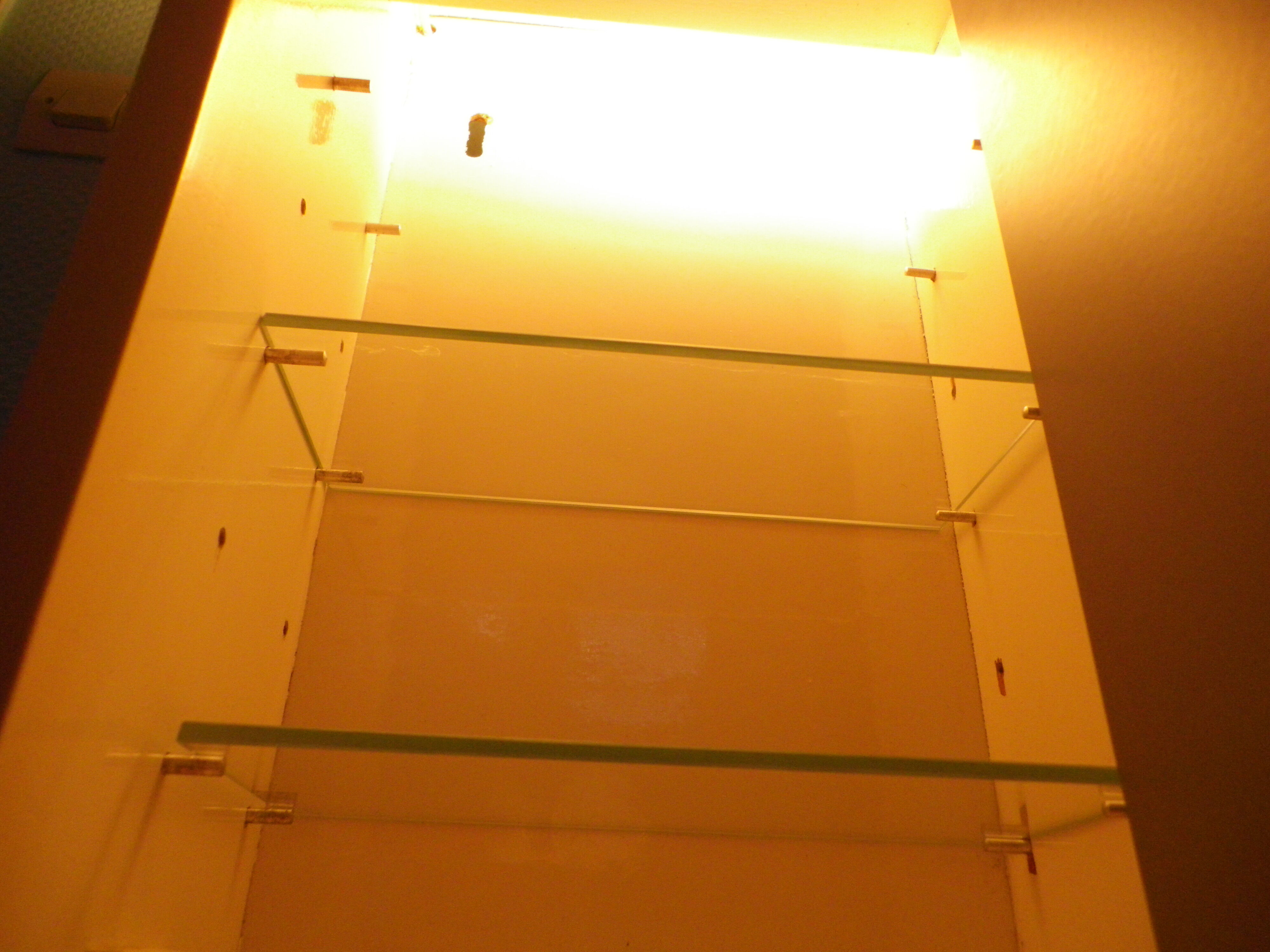 Pharmacy cabinet, 3 mirror doors, double lighting, power outlet and Bakelite switch