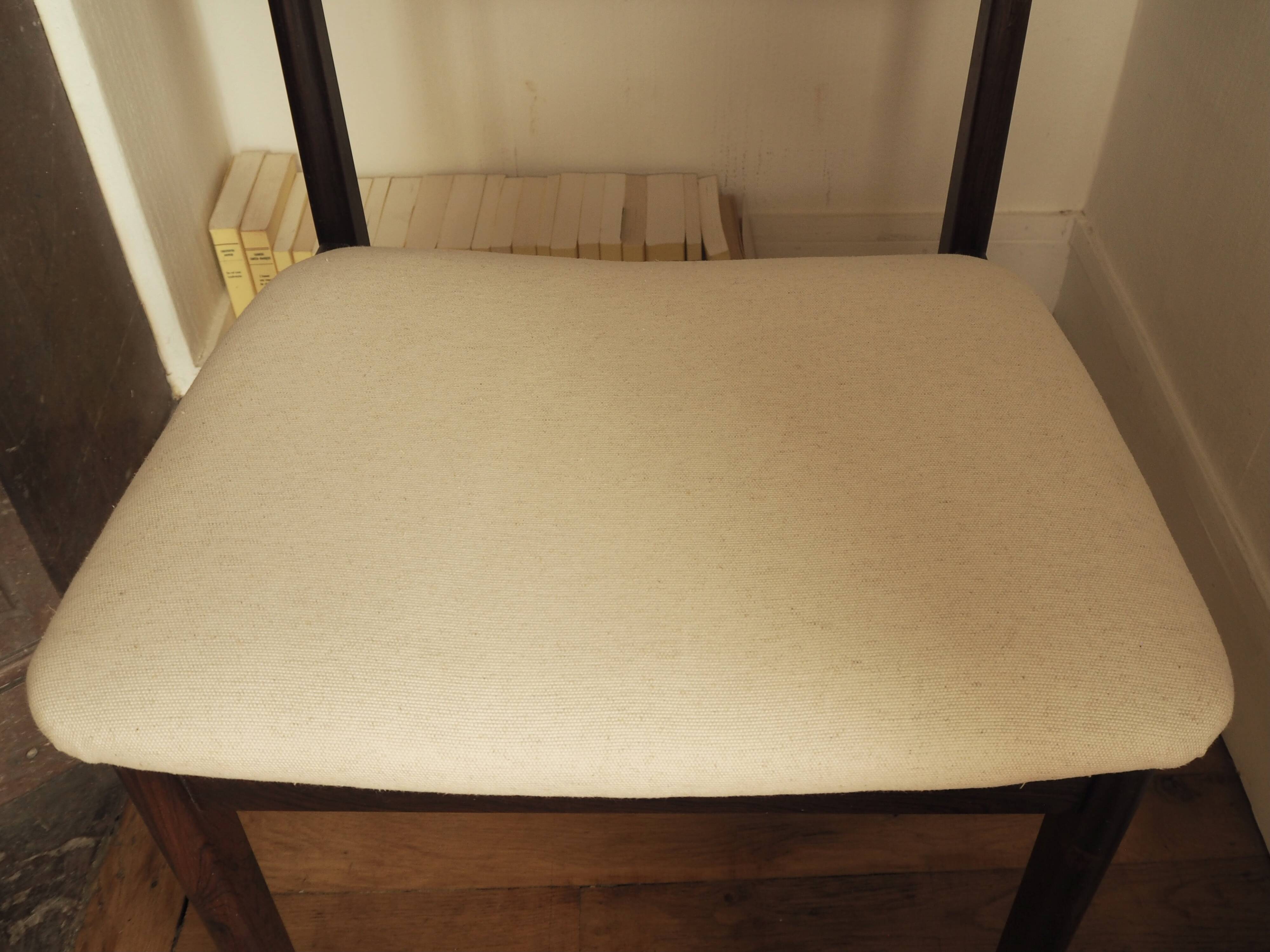 Chaise danoise en palissandre et tissu Pierre Frey