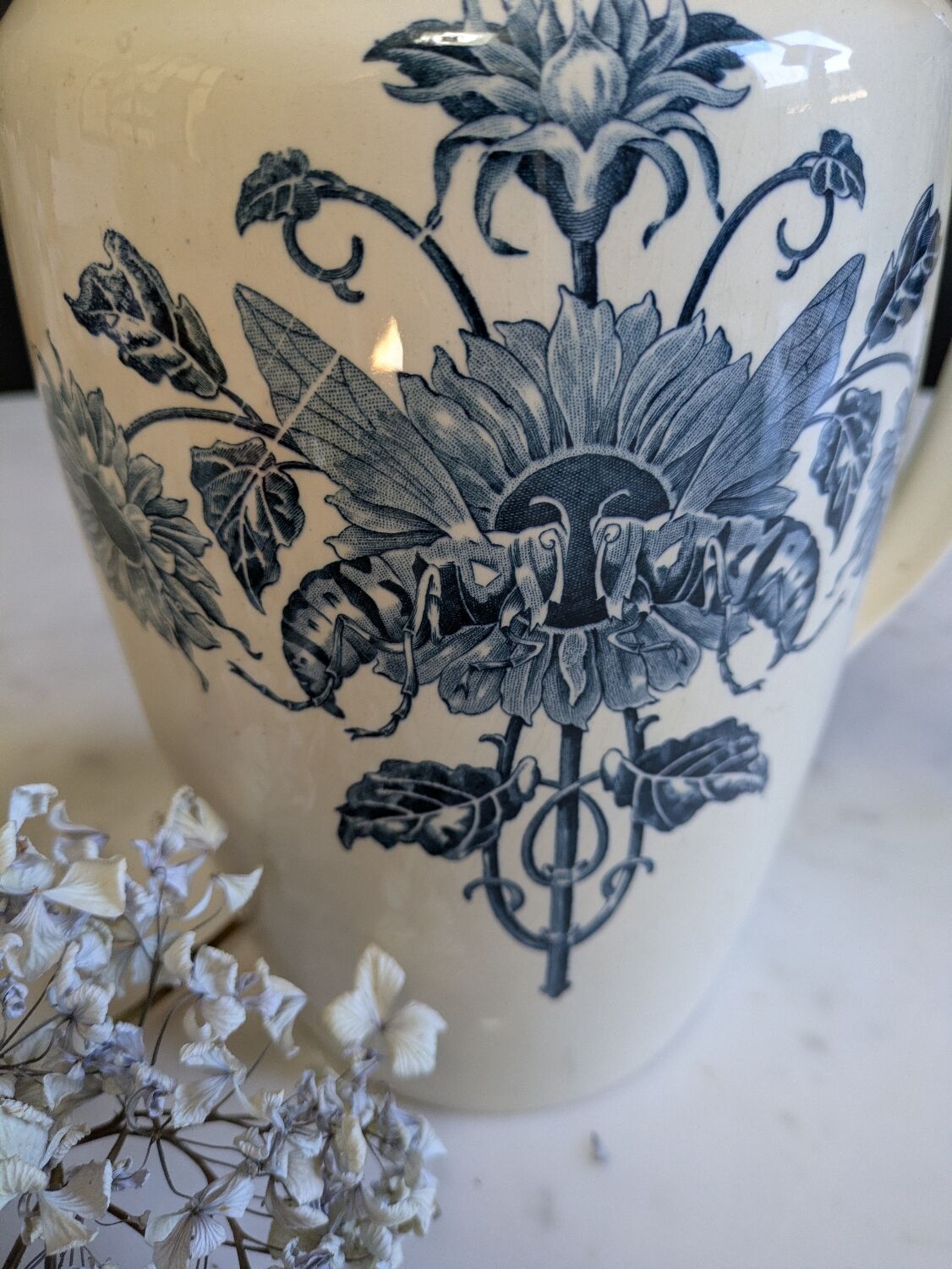 Pichet Longchamp 19th century