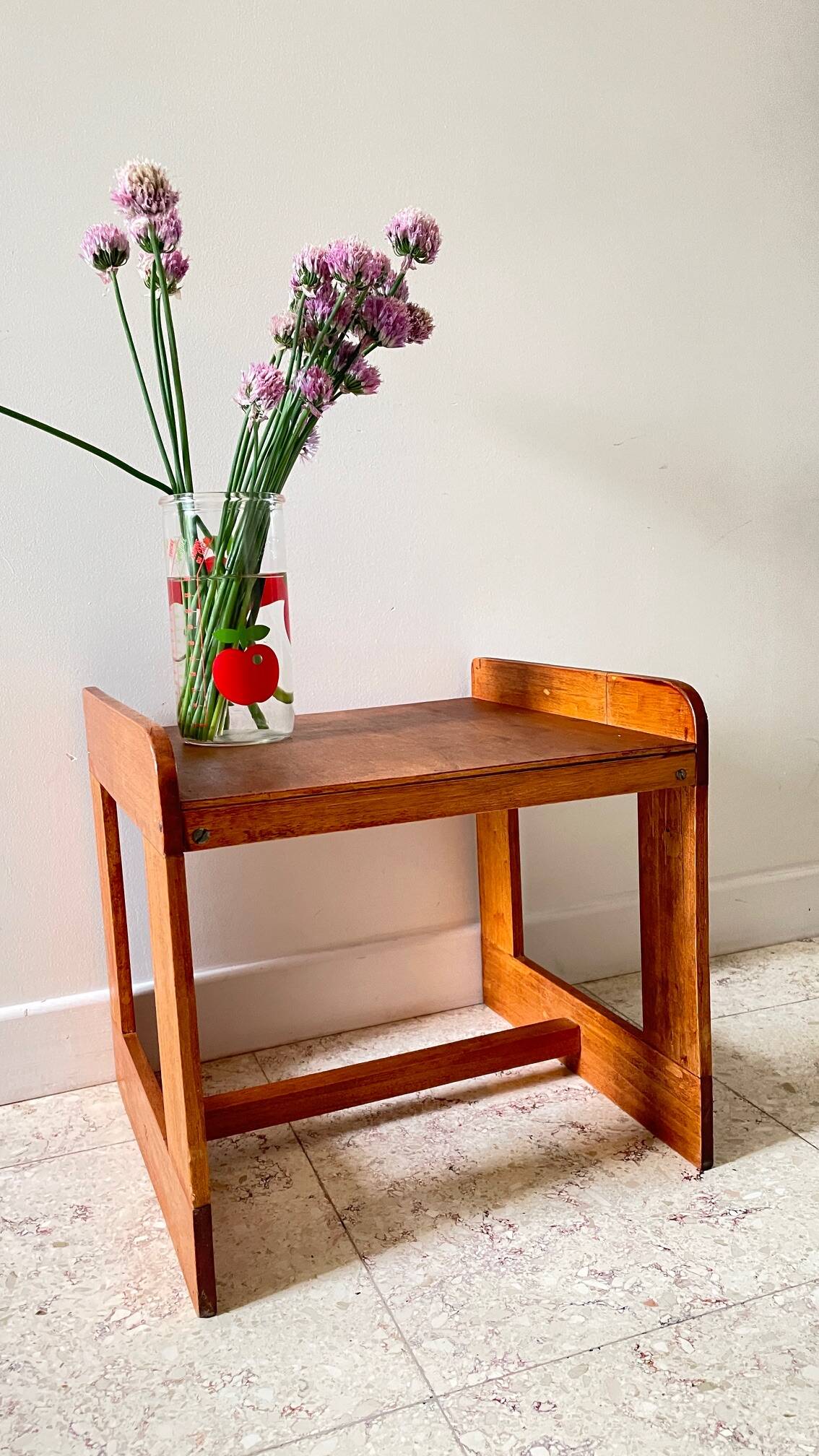 Table basse géométrique bois miel vintage