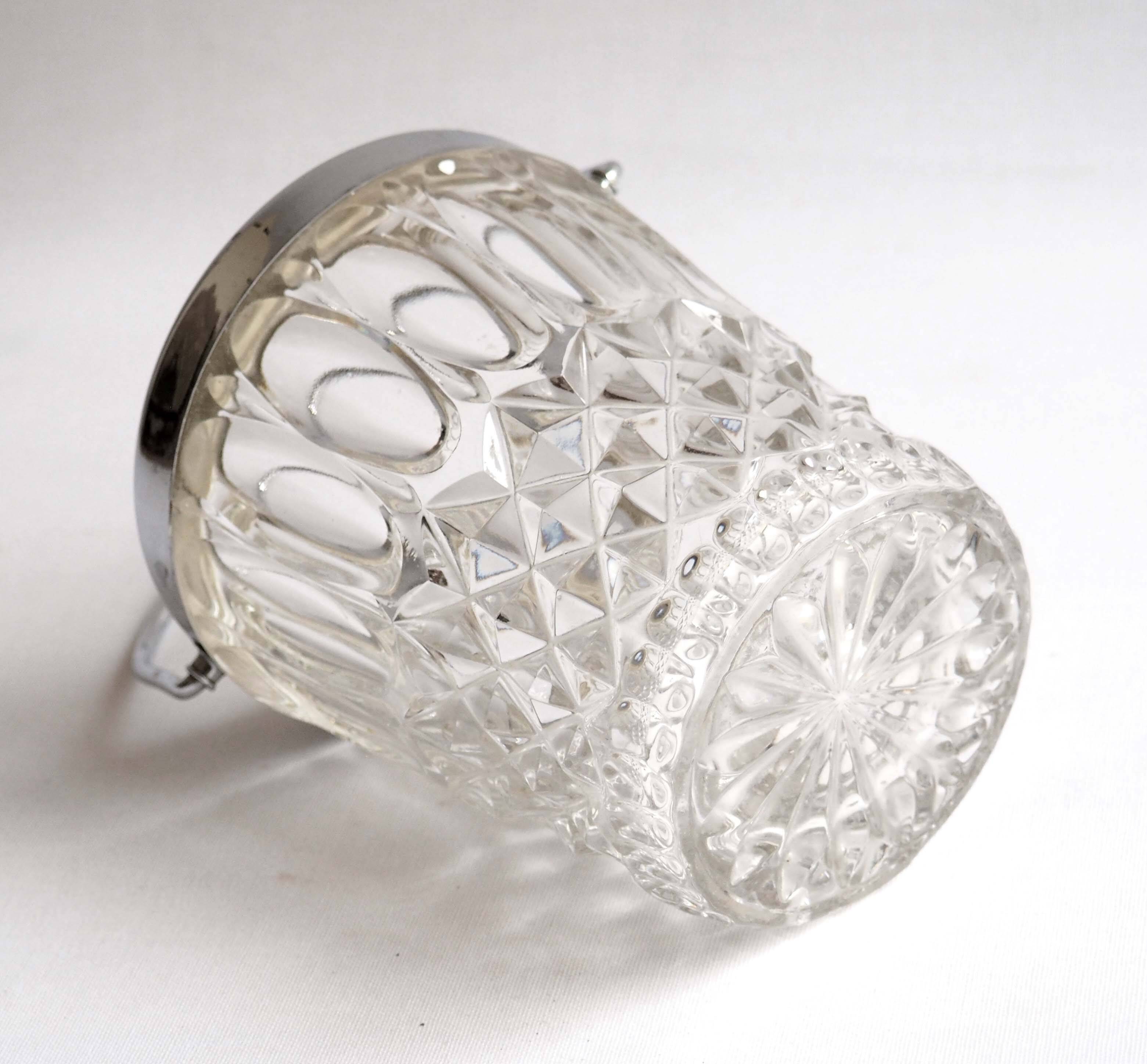 Rimmed glass ice bucket