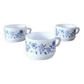 Set of 3 large vintage cups