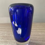 Vase vintage en pâte de verre bleu cobalt