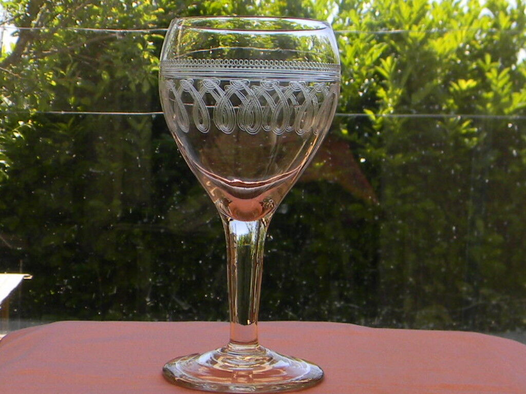 Lot de 5 verres anciens en verre frise gravée
