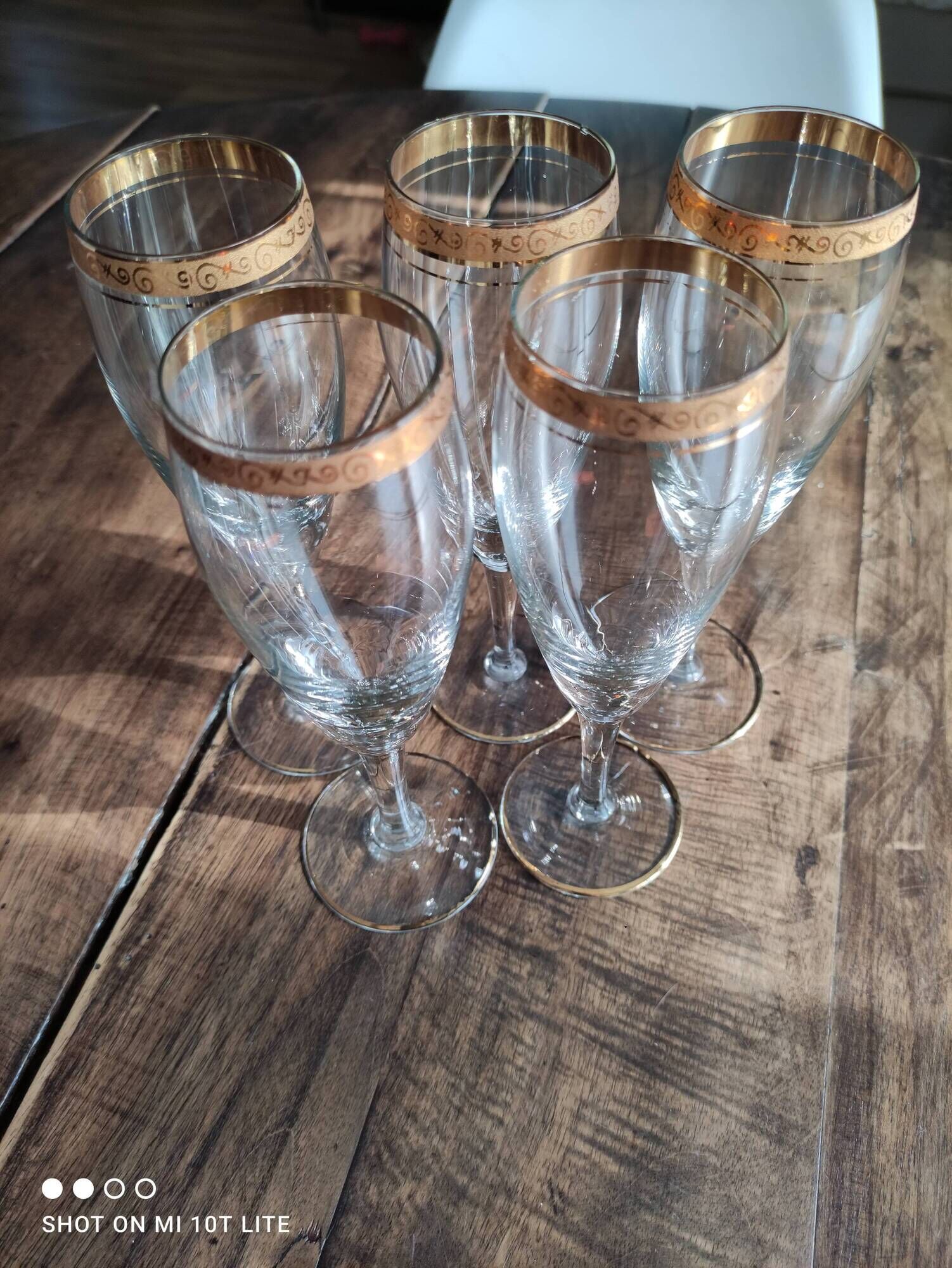Set of 5 champagne flutes in crystal frieze and golden border