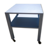 Table carrée en bois sur roues, 2 plateaux