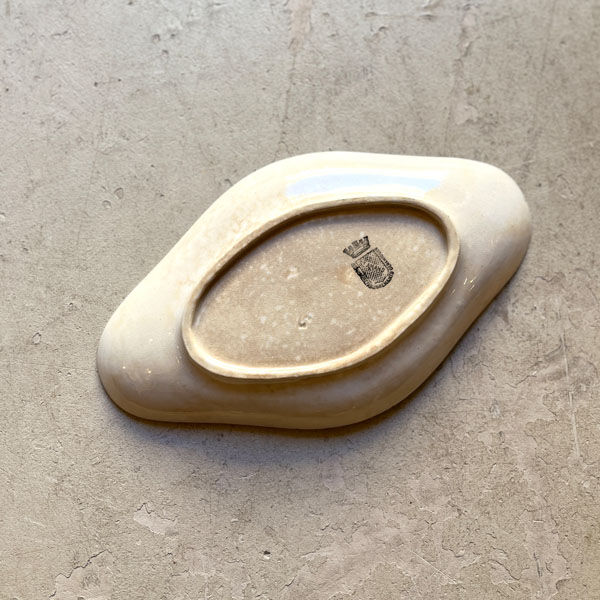 Delight in earthenware "flowers", Saint Amand