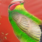 Plateu fixed under glass