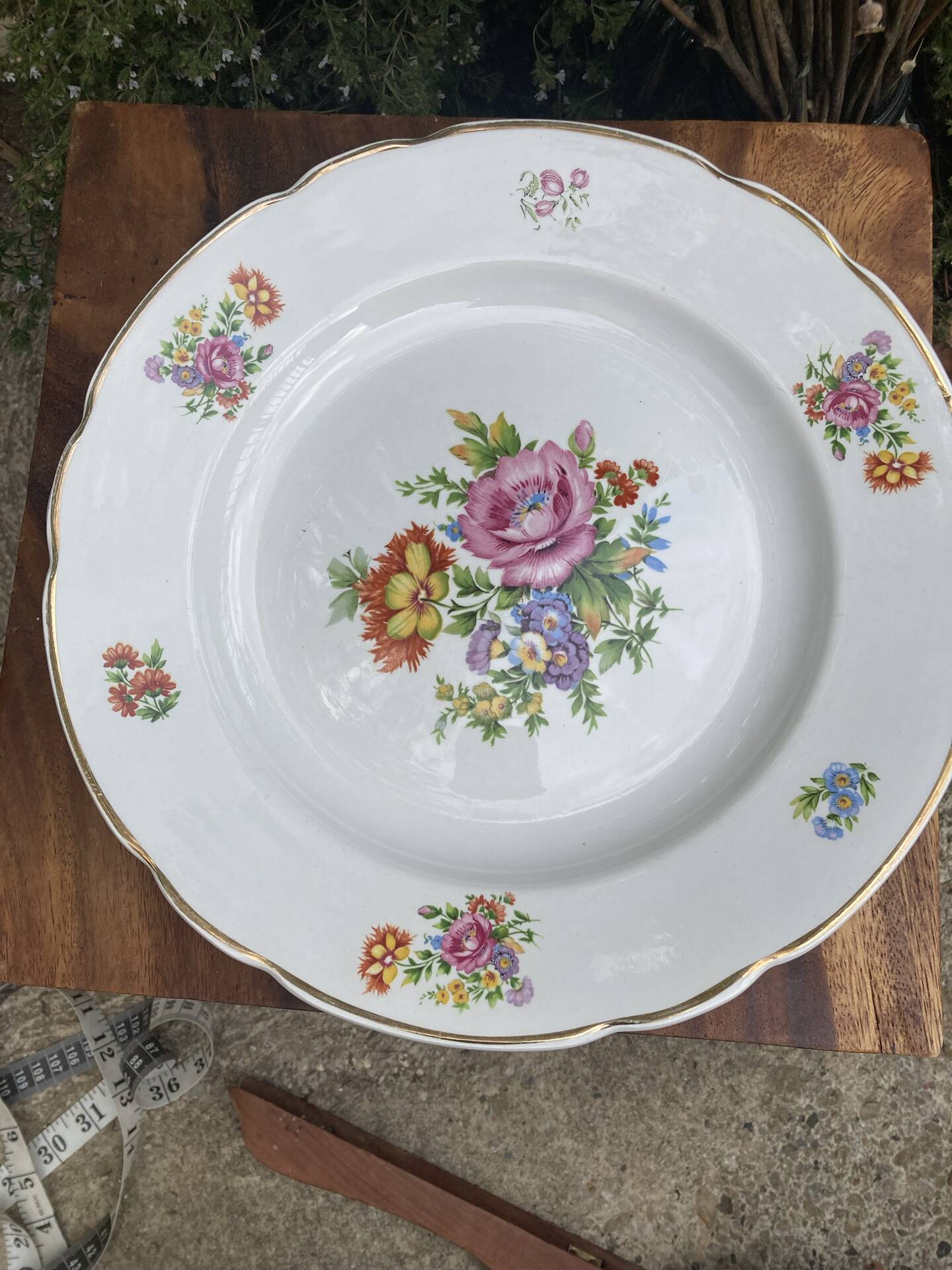 Plats de service ronds Digoin Sarreguemines charme d’antan
