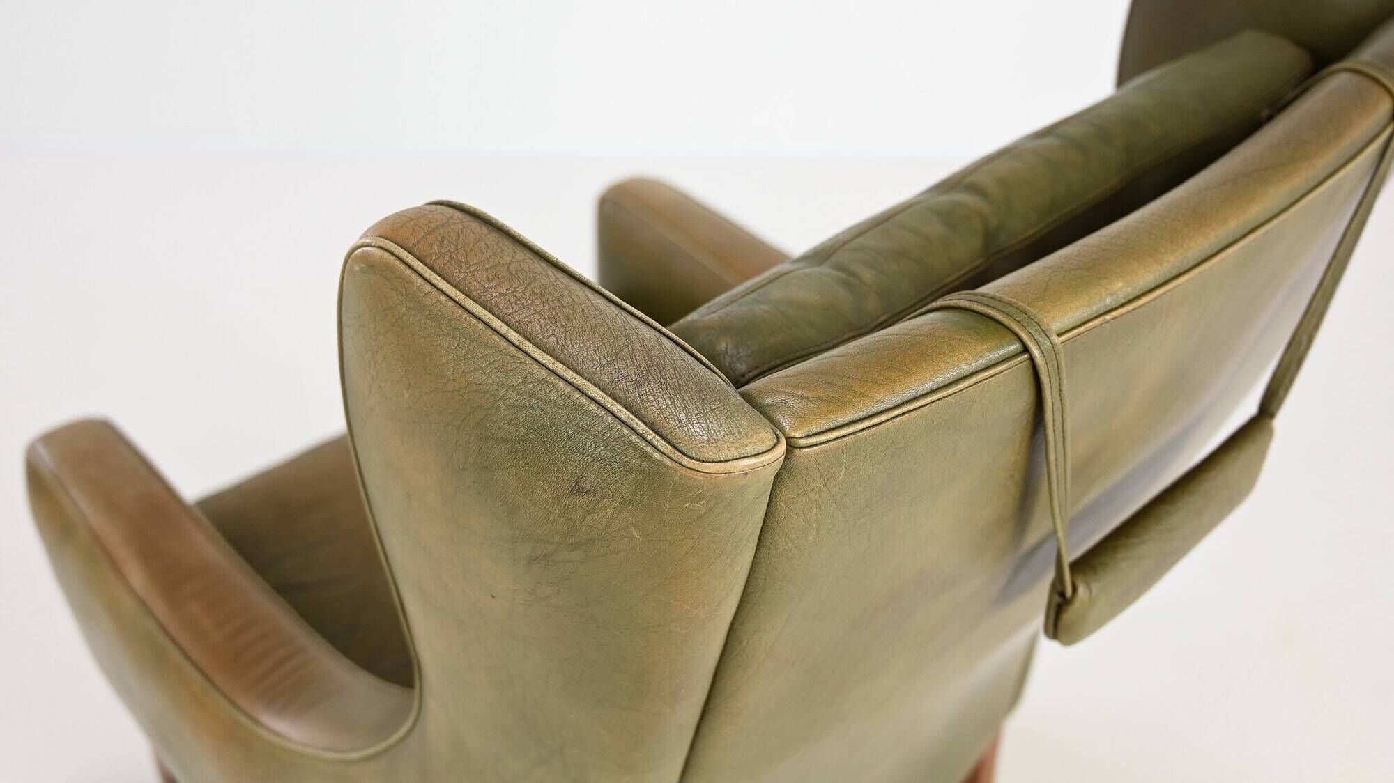 Fredrik Kayser, Wingback Armchair, Model 965h For Vatne Møbler. C.1960