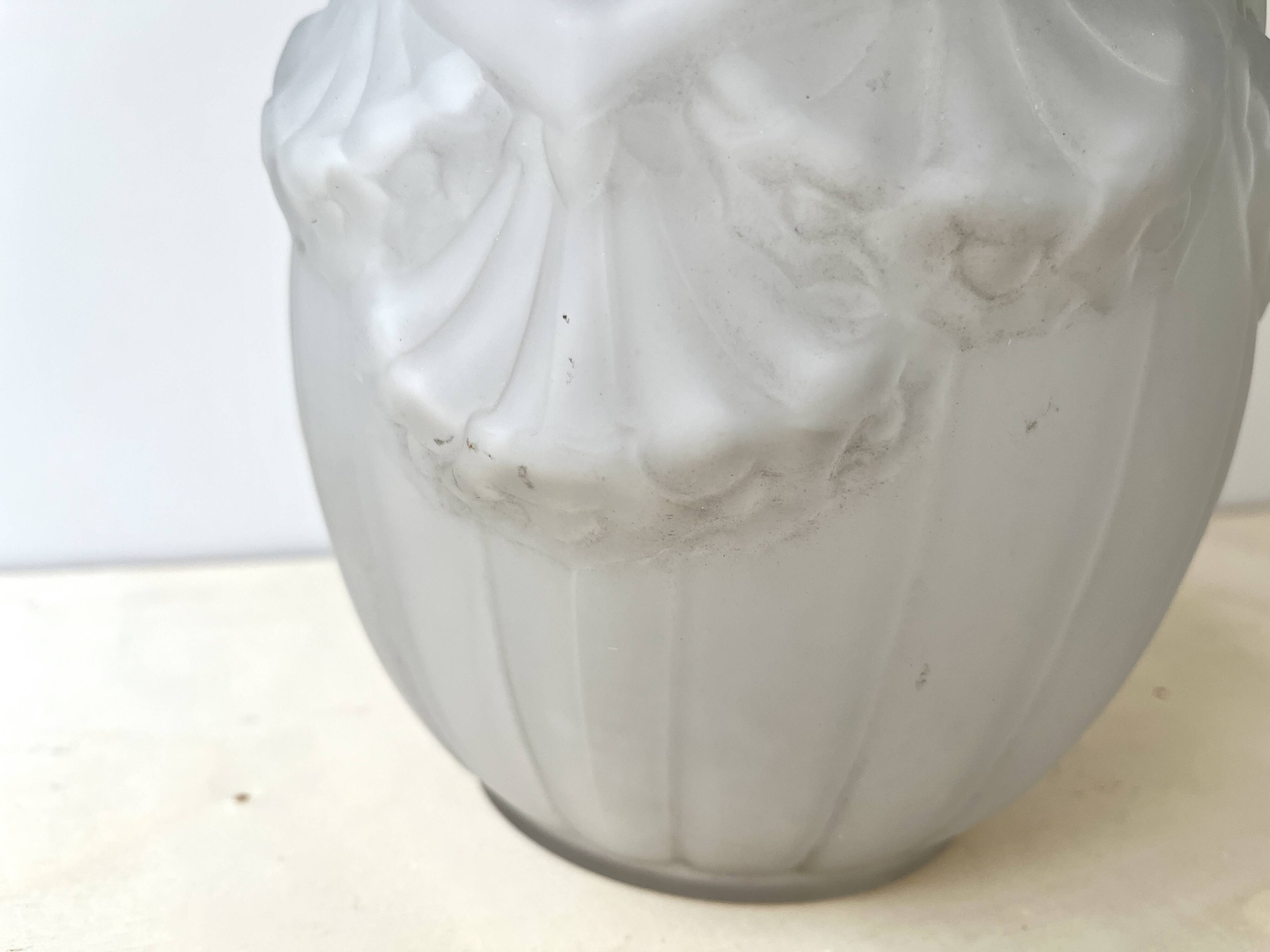 Antique Art Deco vase in moulded pressed glass signed Verçais Schneider.