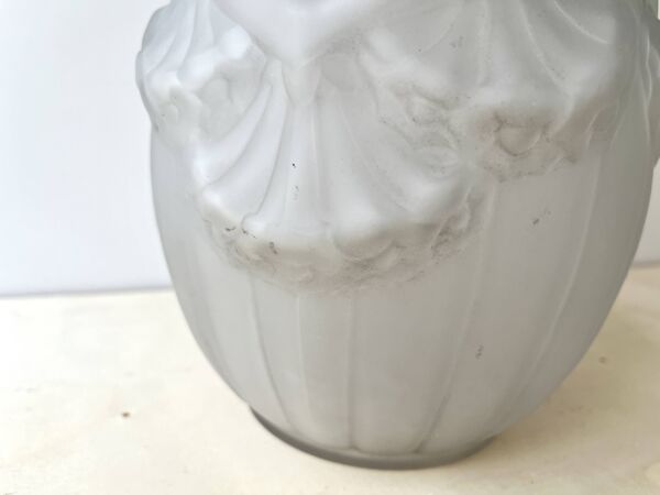 Vase ancien art déco en verre pressé moulé signé Verçais Schneider