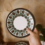 4 dessert plates Boch nut model