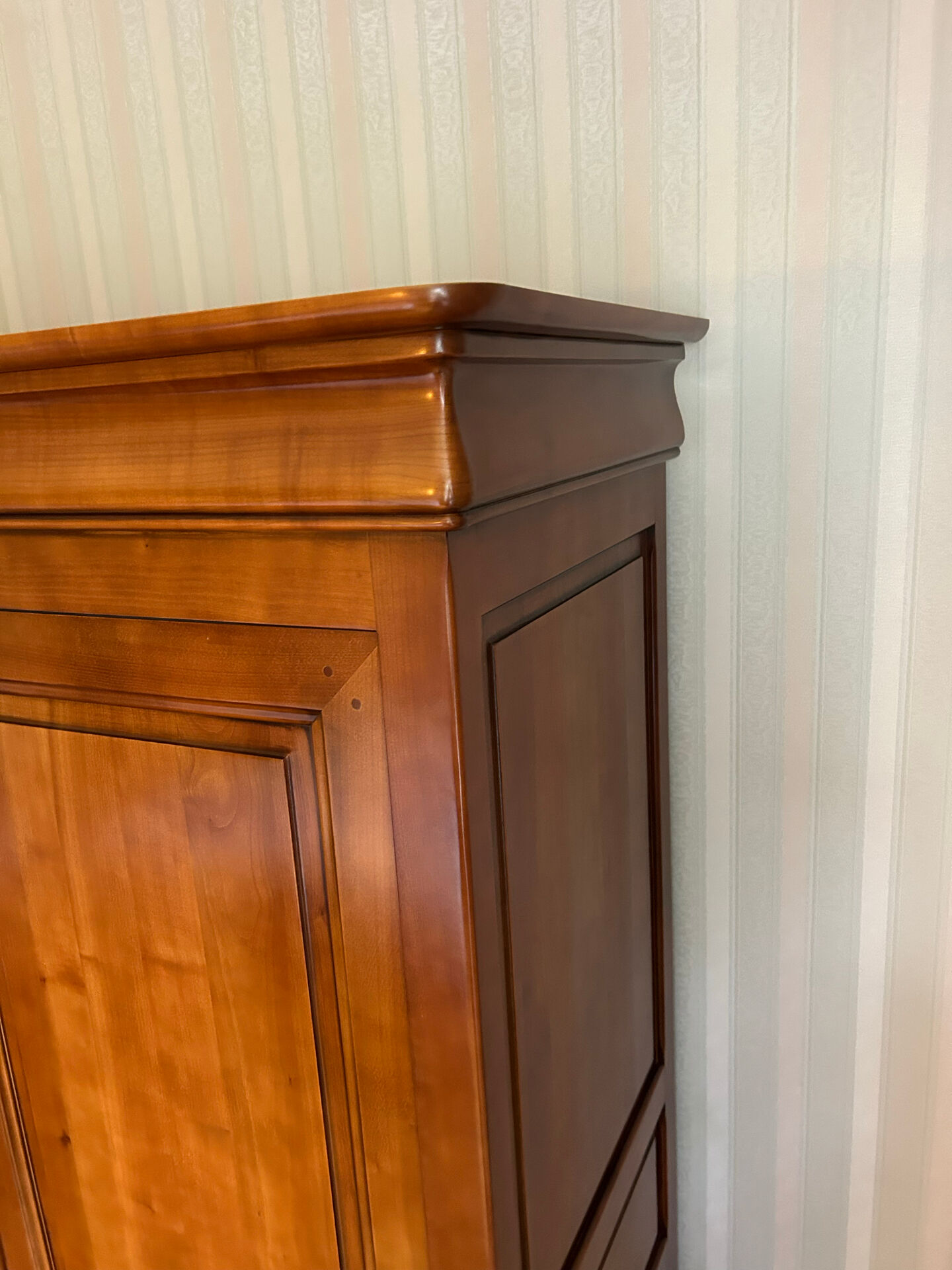 Magnificent solid wood wardrobe