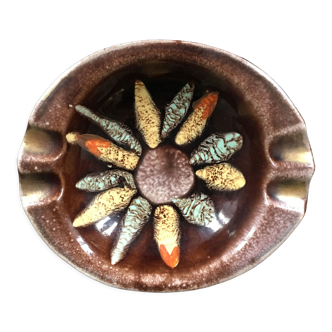 Ashtray flamed floral decoration