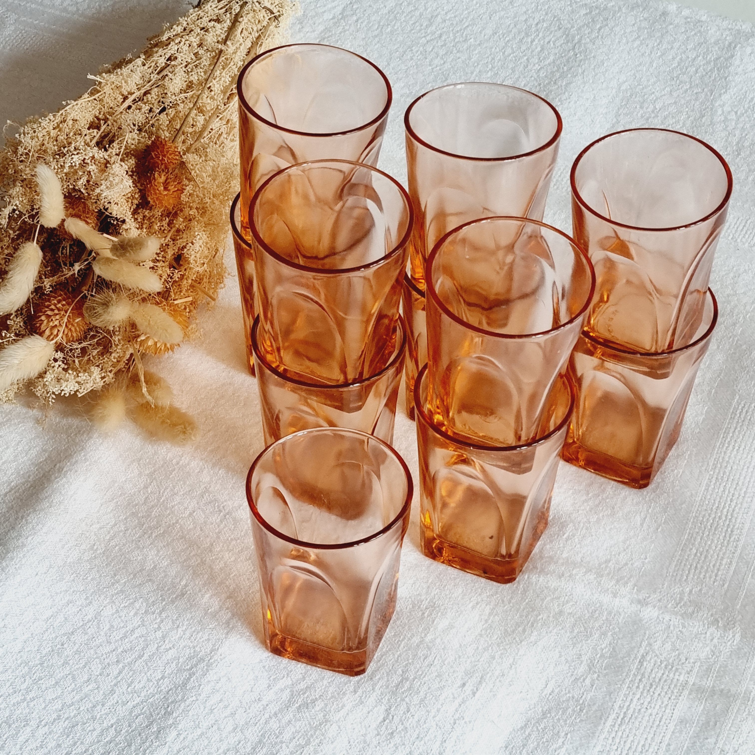 Lot de 11 verres à eau en verre rose
