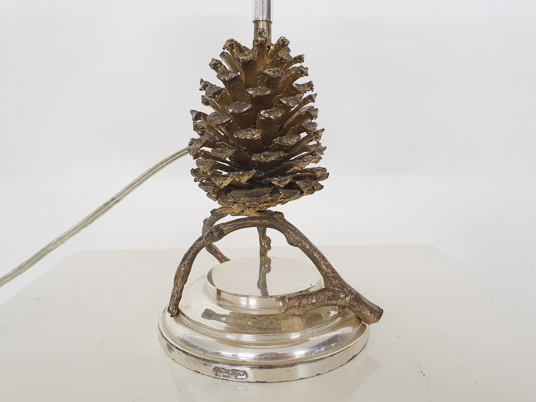 Hollywood regency pine cone table light, Italy, 1970