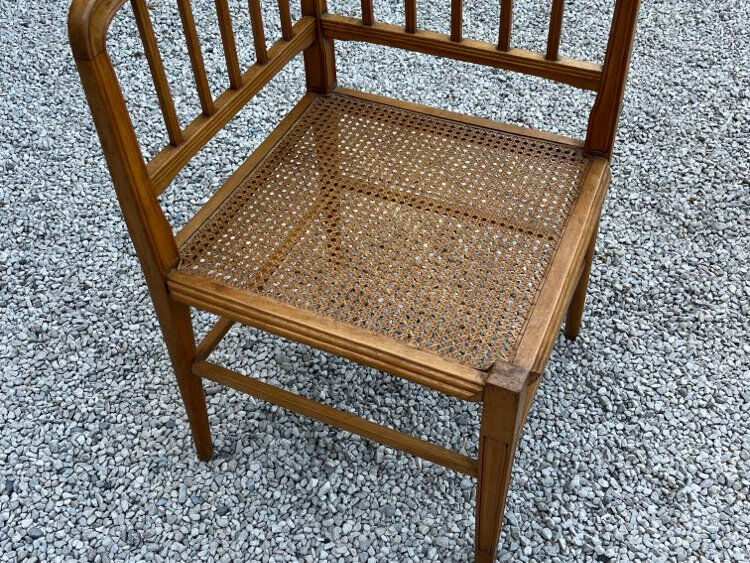 Cane lounge from the 1900s.
