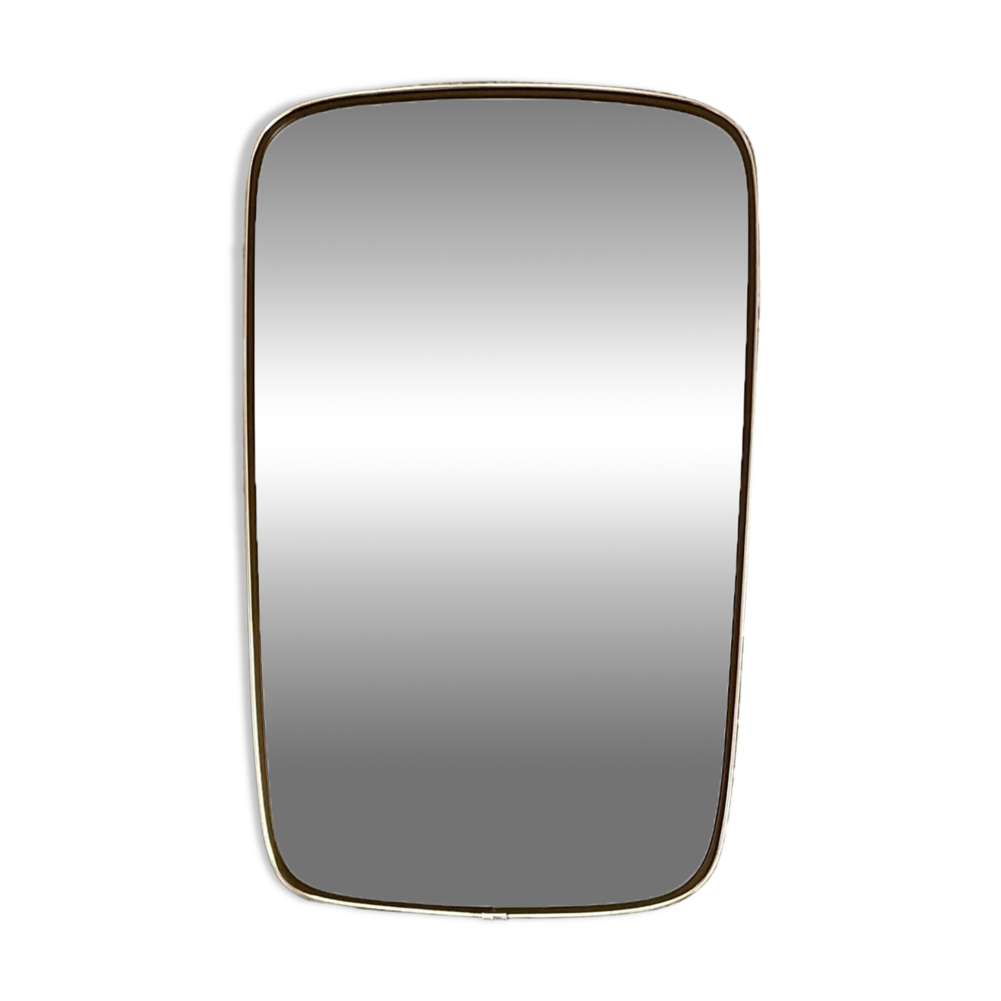 Asymmetrical free-form mirror from the 60s-70s