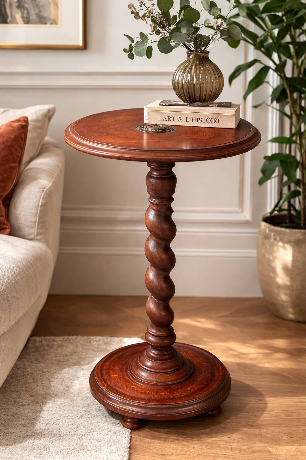 Antique solid wood gueridon with twisted leg – English charm – late 19th century