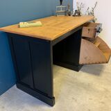 Desk of Postof the 1950s