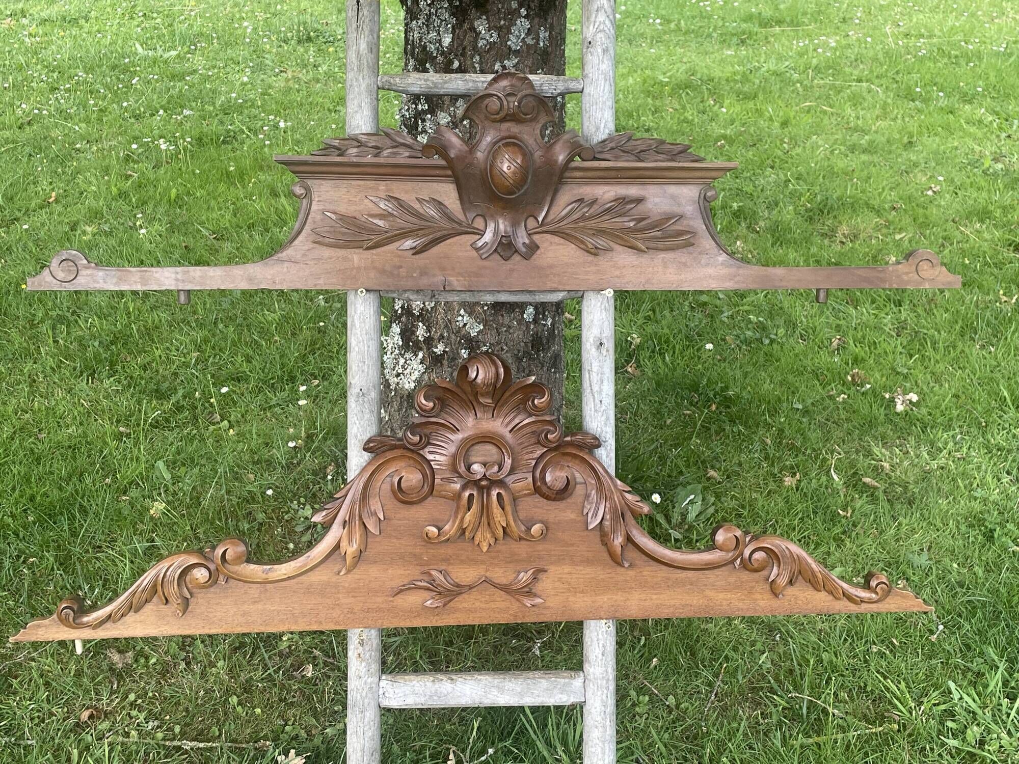 Pediments for wall decoration