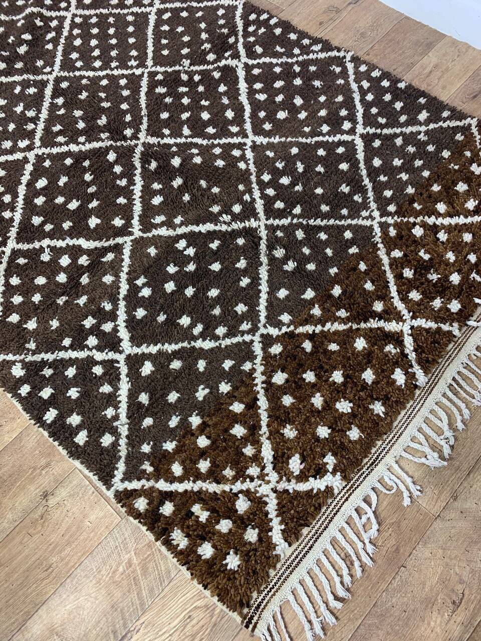Traditional Berber rug dyed with walnut 240 x 150 cm