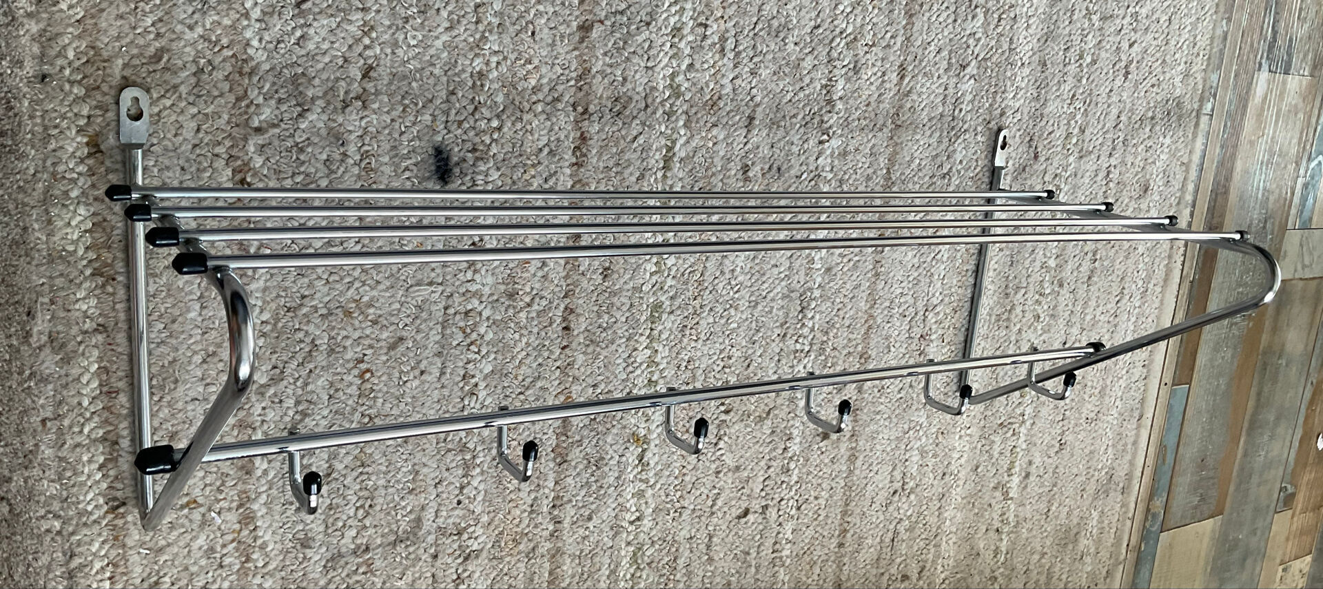 Porte manteau vestiaire mural en inox années 50-60