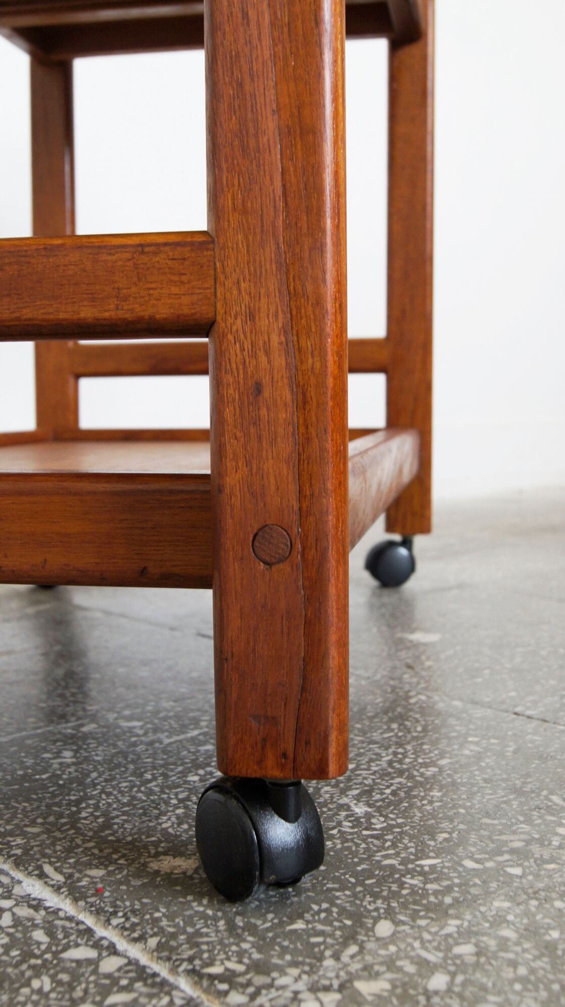 Desserte danoise en teck, années 1960