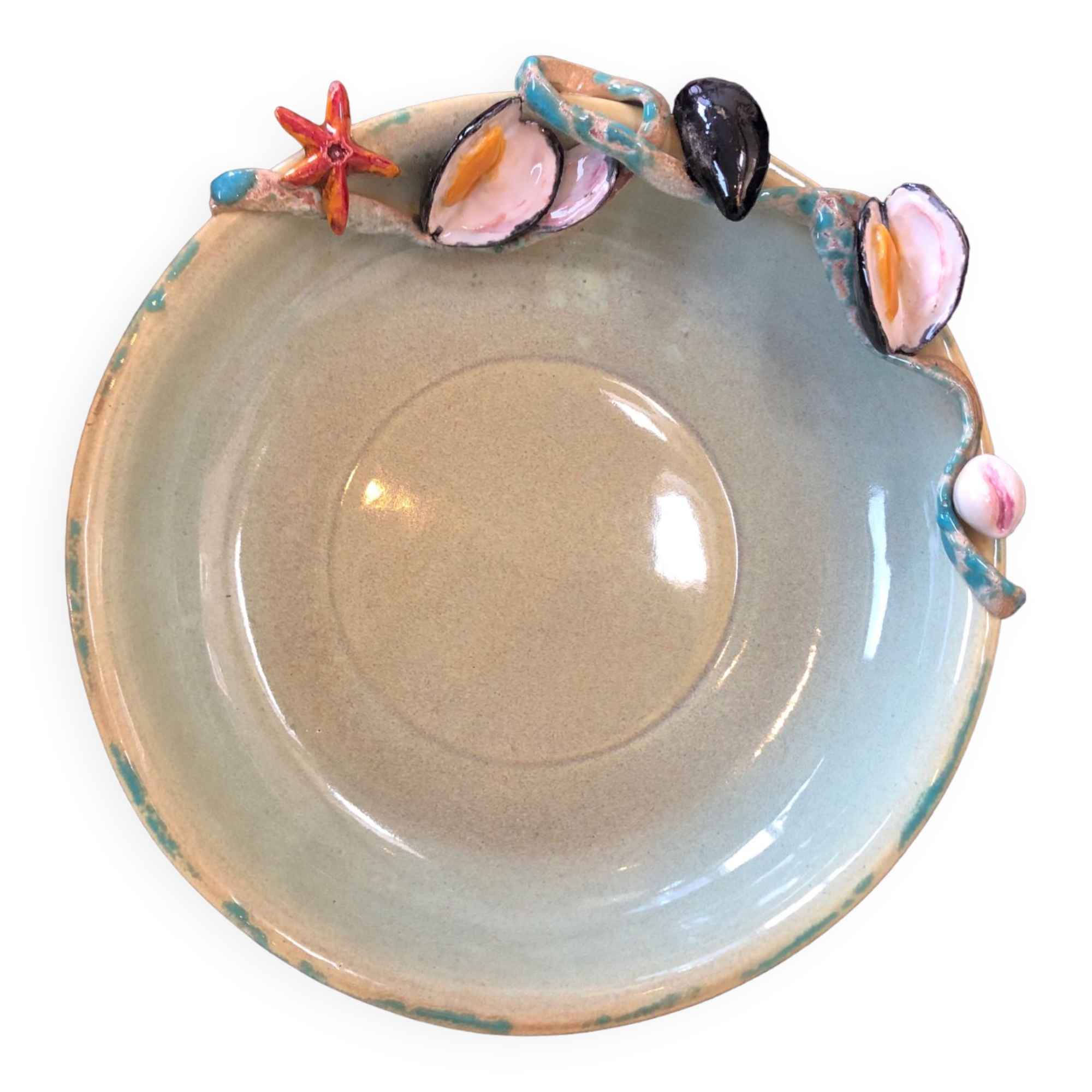 Paris ceramic dish with slip decoration, by Suzy Coste