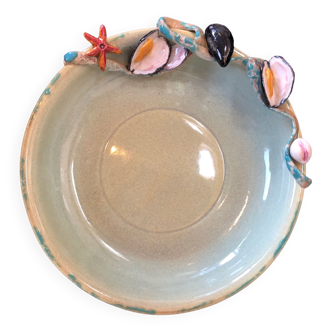 Paris ceramic dish with slip decoration, by Suzy Coste
