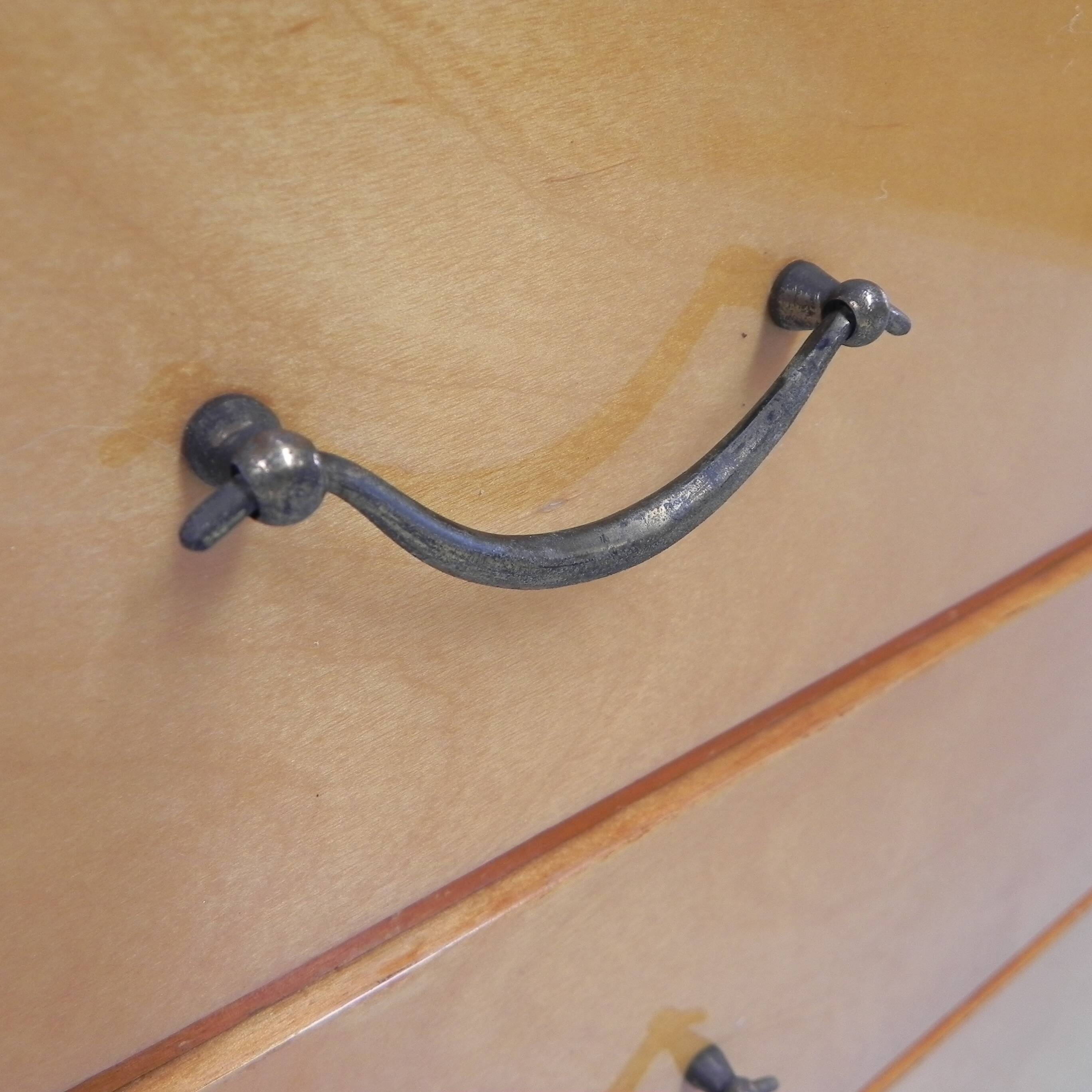 Vintage chest of drawers with 3 drawers