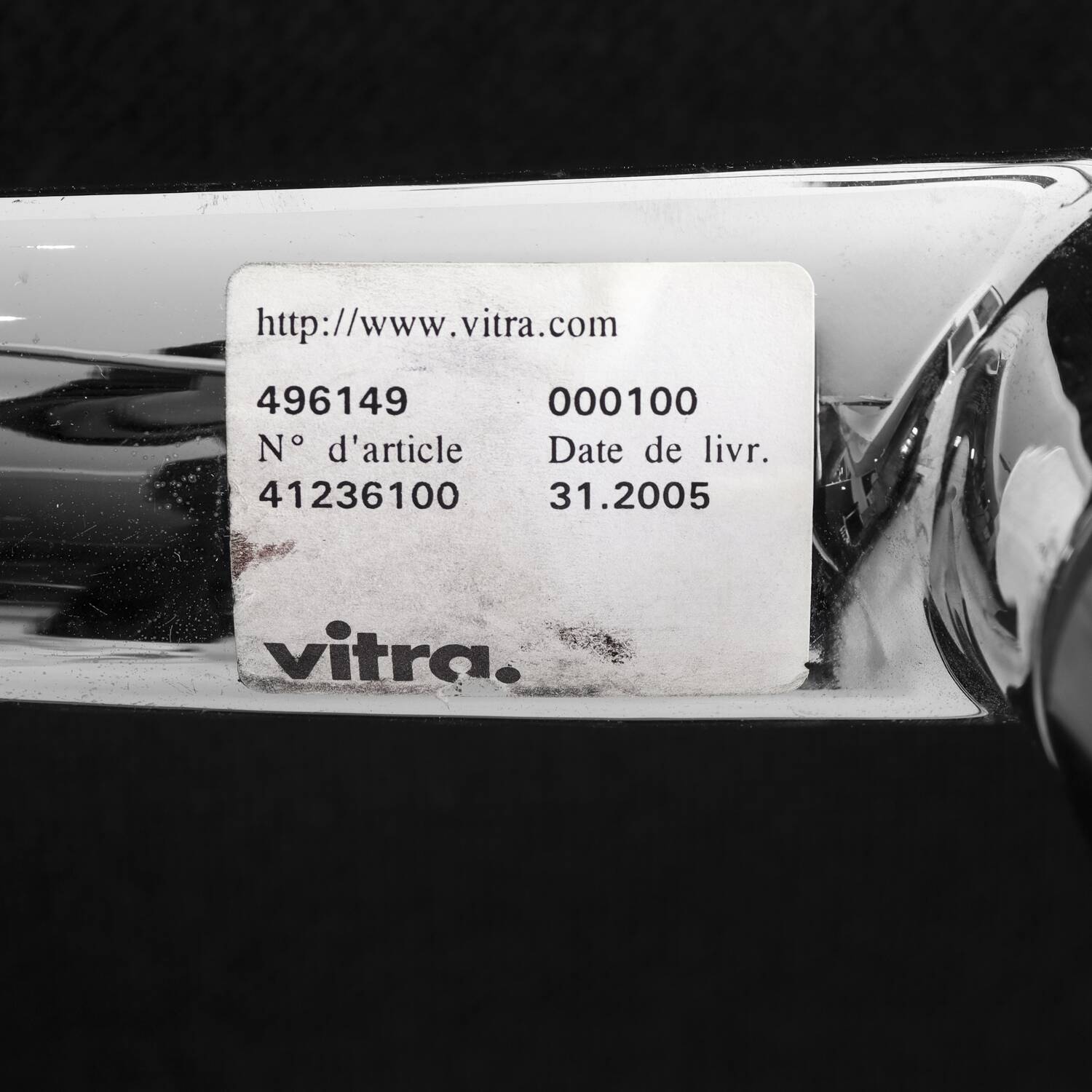 Set of 6 Eames Aluminium Group Vitra chairs model EA 104/105/108