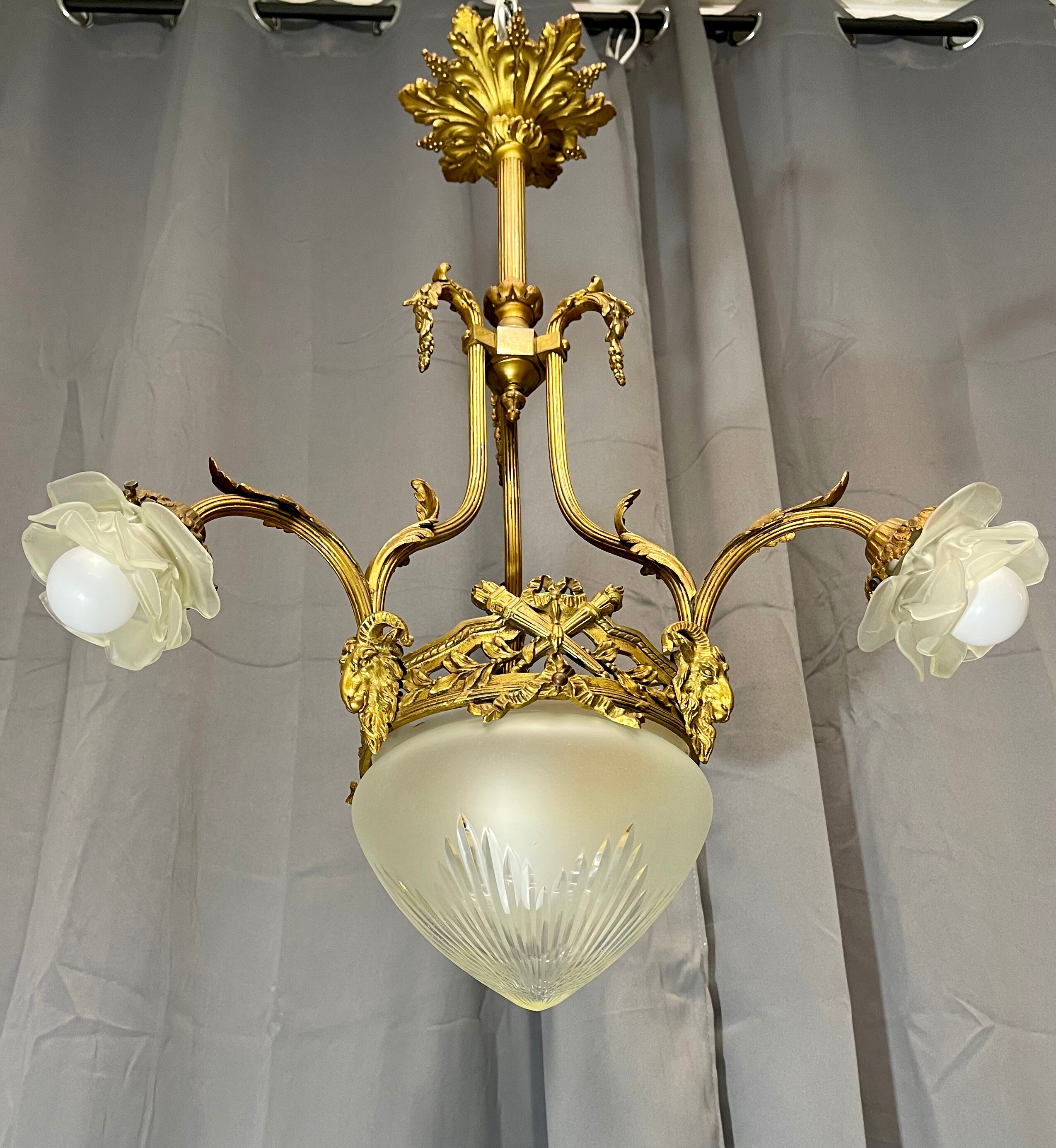 Bronze chandelier Napoleon III period very good condition