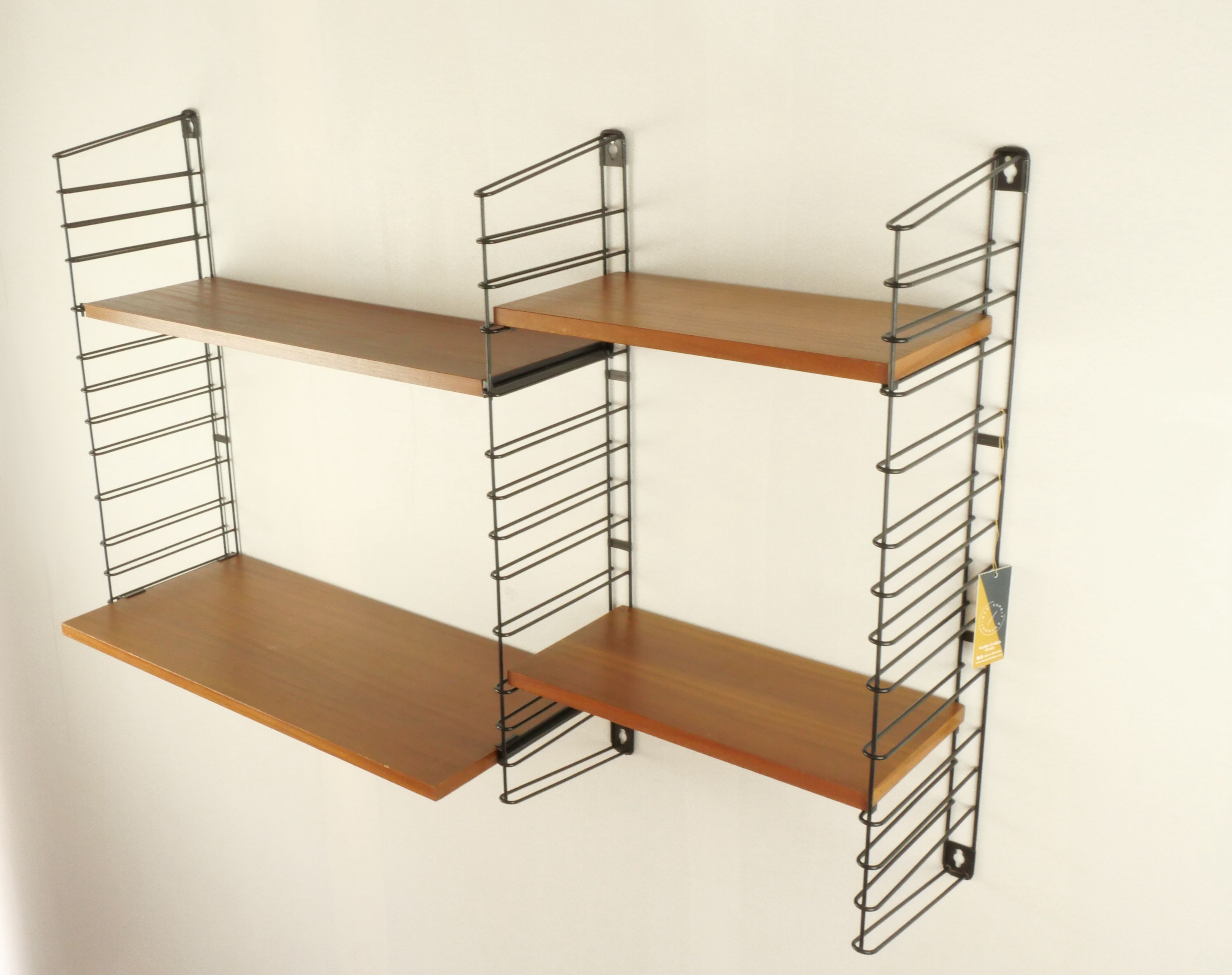 Double shelf tomado wood