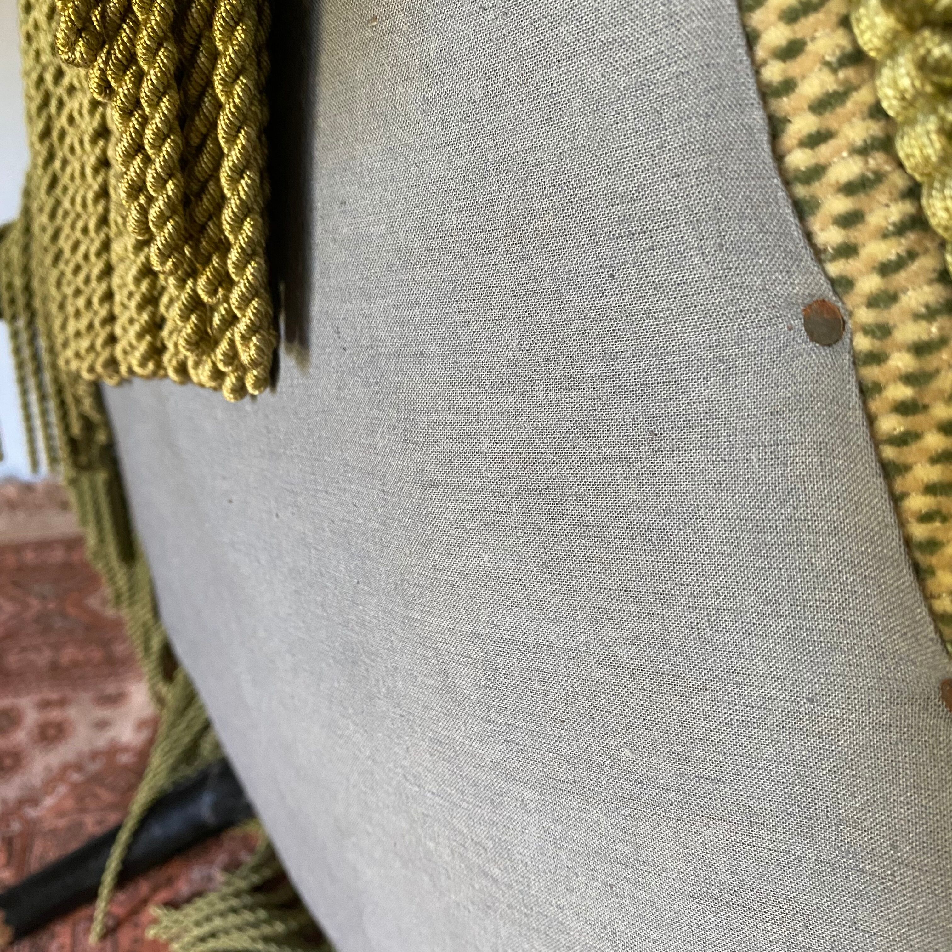 Velvet toad armchair like new