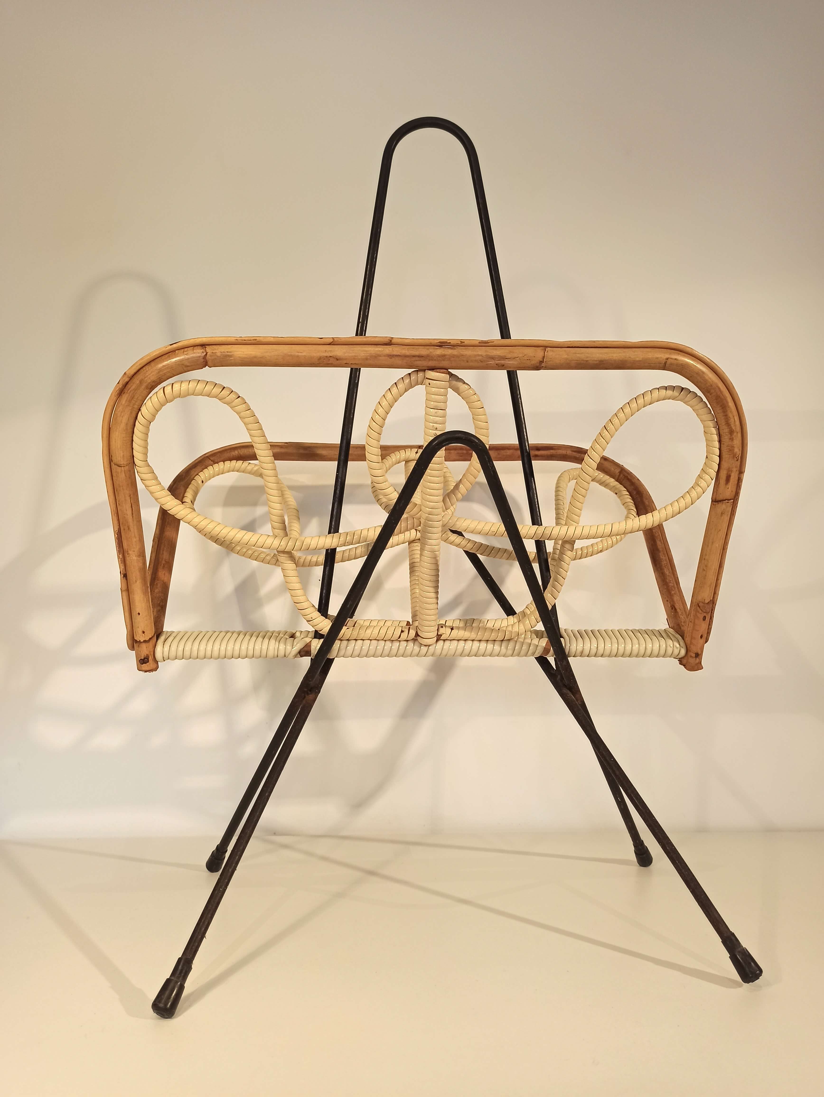Porte vintage magazine rattan ratin white scoubidou and black metal trample