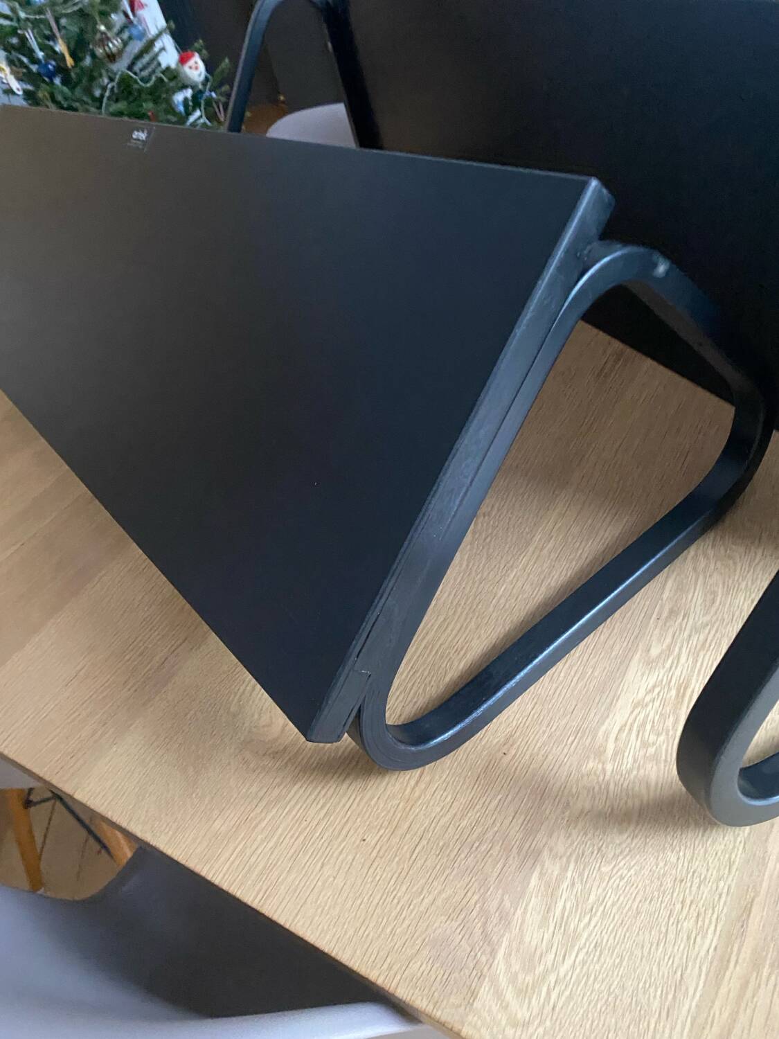 2 Artek 112 B Alvaar Alto design black shelves