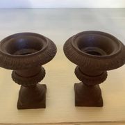 Pair of Médicis vase candlesticks in cast iron