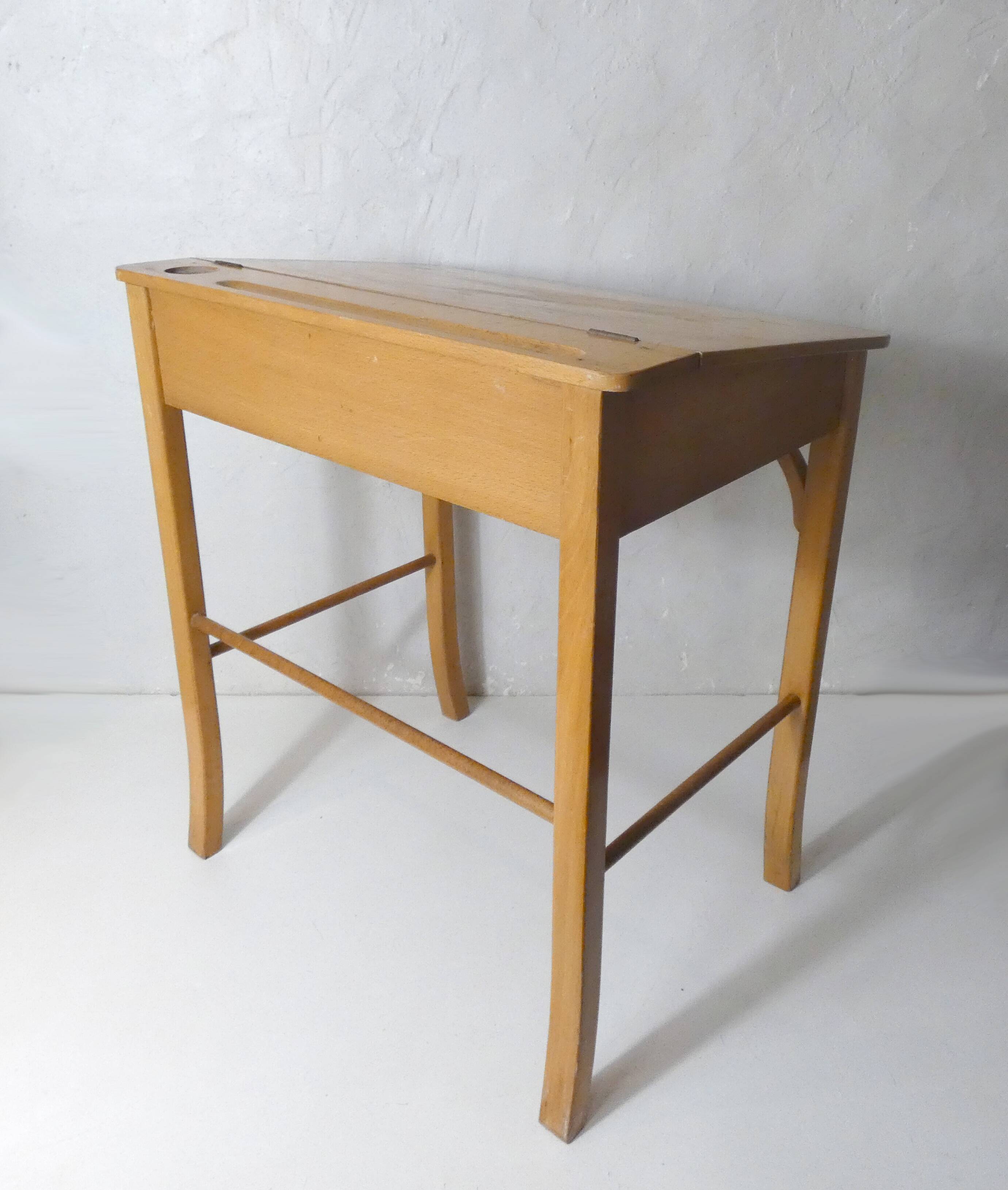 Desk + Baumann chair for children