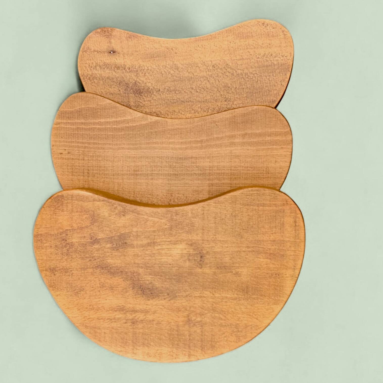 Trio de tables basses " haricot " en bois massif