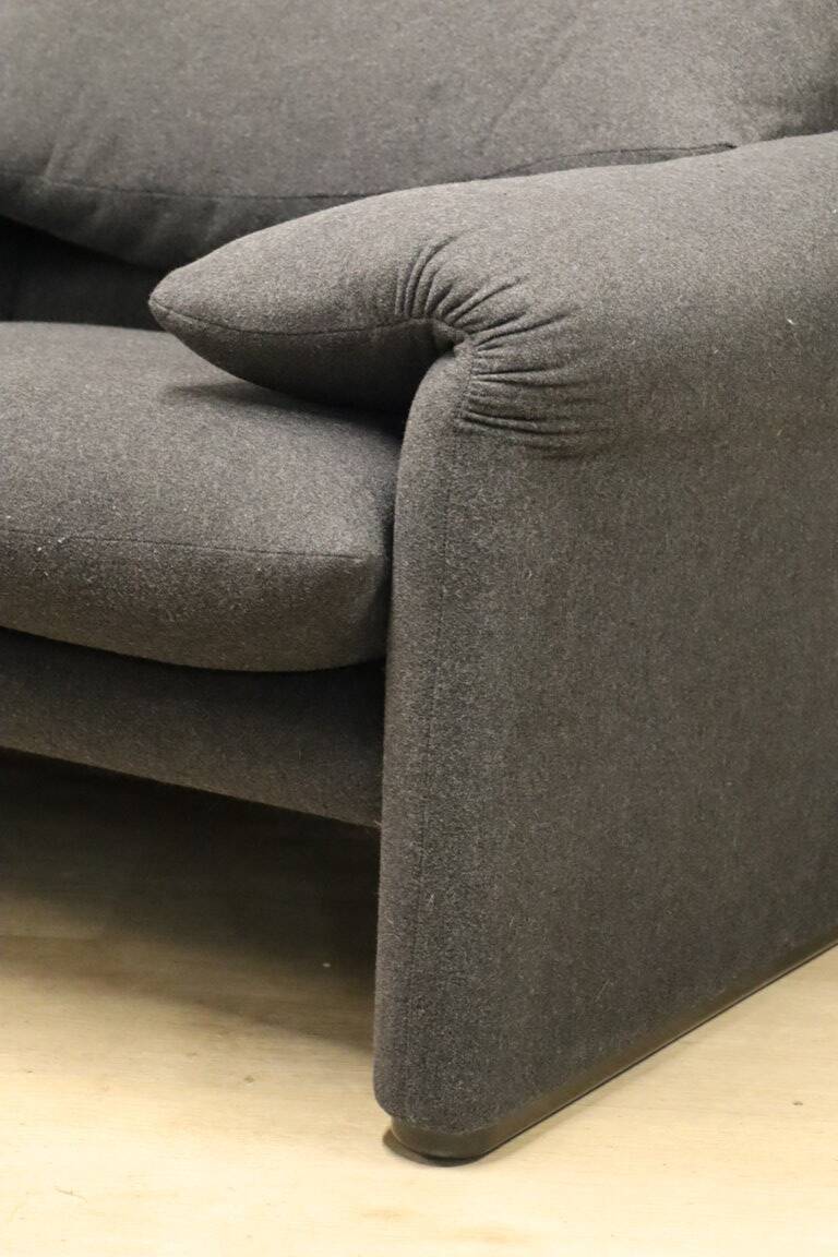 “Maralunga” sofa by Vico Magistretti for Cassina in tweed