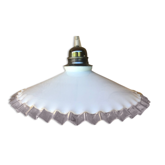White opaline pendant lamp with transparent toothed edge